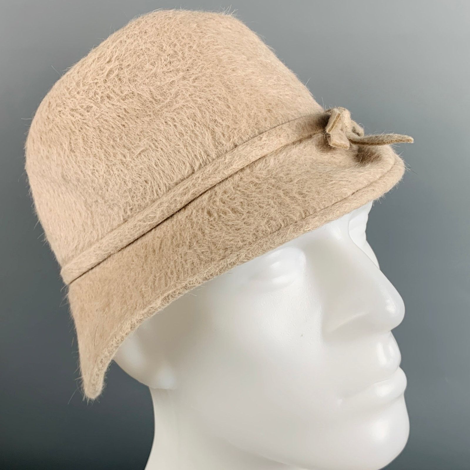 Other JENNIFER QUELLETTE Beige Bow Hat Size ONE SIZE - 1 Thumbnail