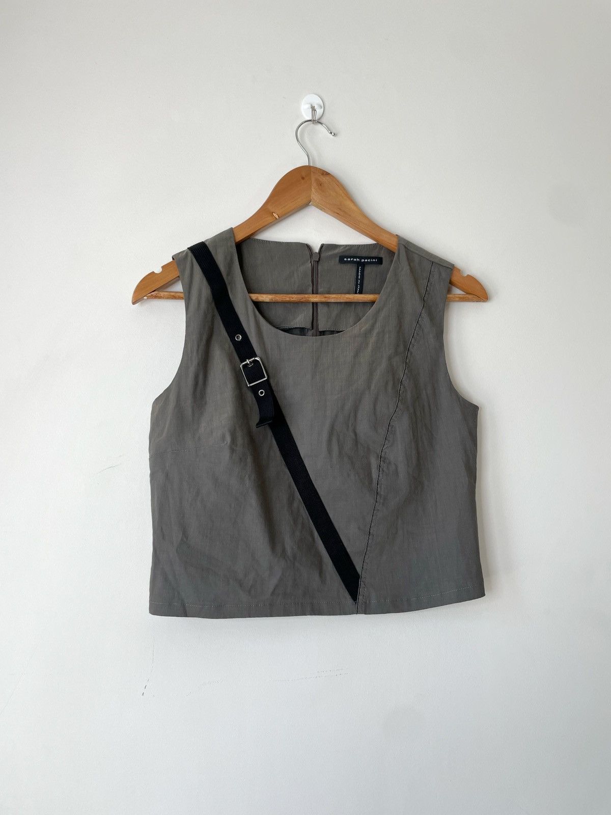 Sarah Pacini Sarah Pacini Vest Top With A Black Buckle Avant Garde Size 1 Size S / US 4 / IT 40 - 1 Thumbnail