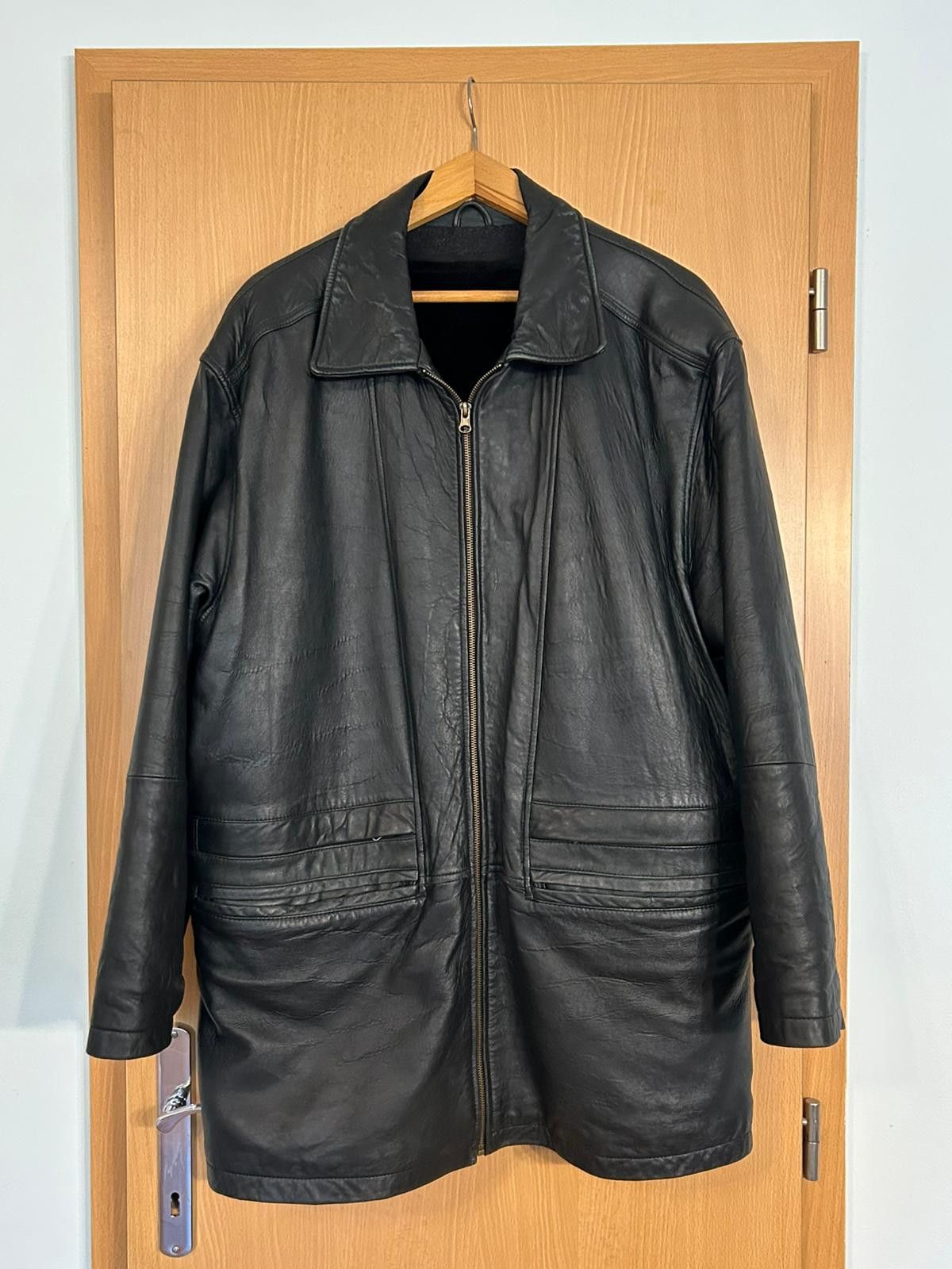Other Classic 90s vintage mens black real leather coat Size US L / EU 52-54 / 3 - 1 Thumbnail