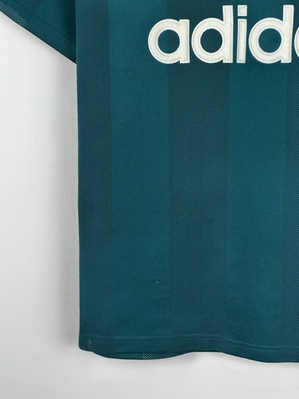 Adidas Mens 90s Vintage Adidas Stripped T-shirt big logo Size US M / EU 48-50 / 2 - 6 Thumbnail
