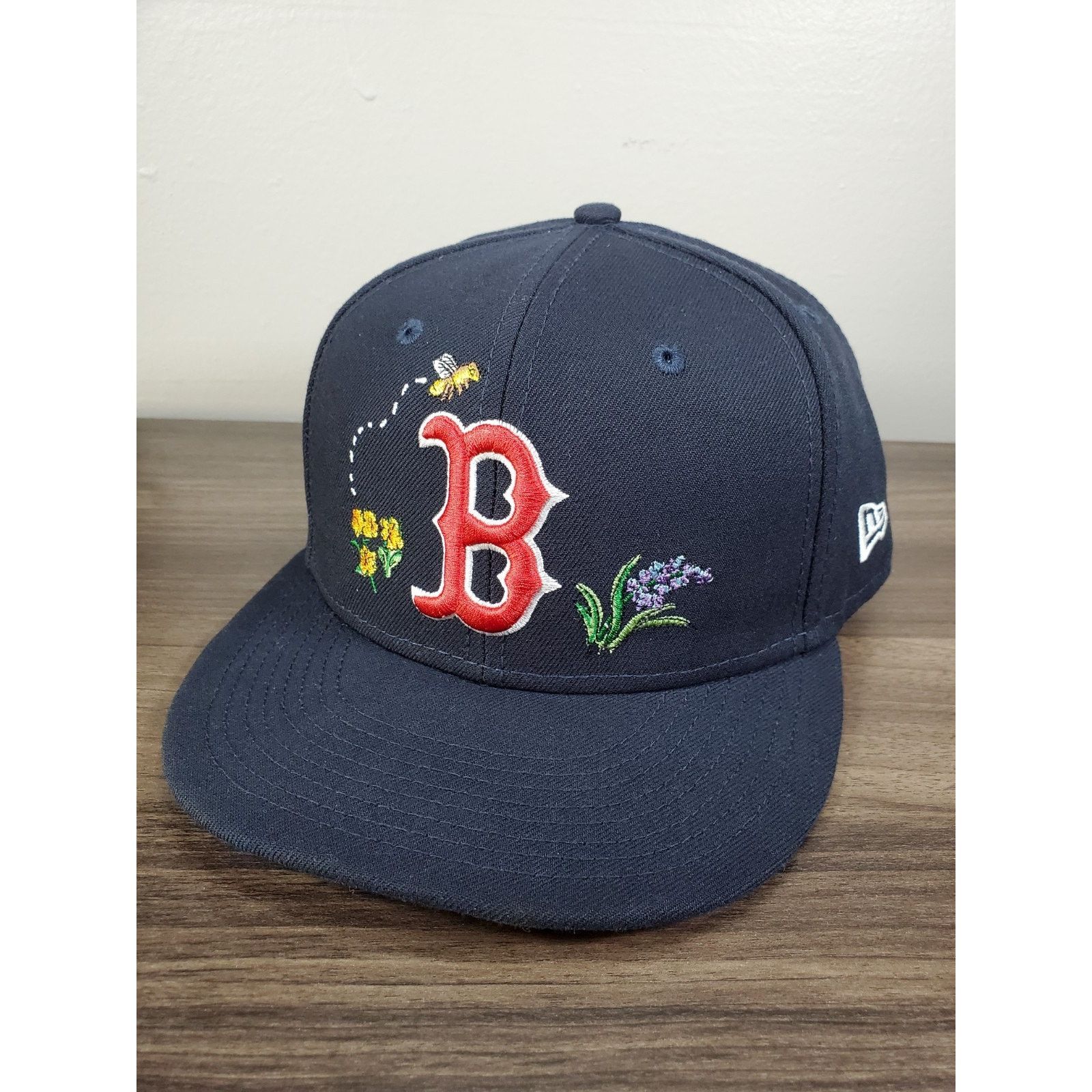 MLB × New Era Boston Red Sox Watercolor Floral Fitted Hat Cap Size 7 5/8 Size 40 - 2 Thumbnail