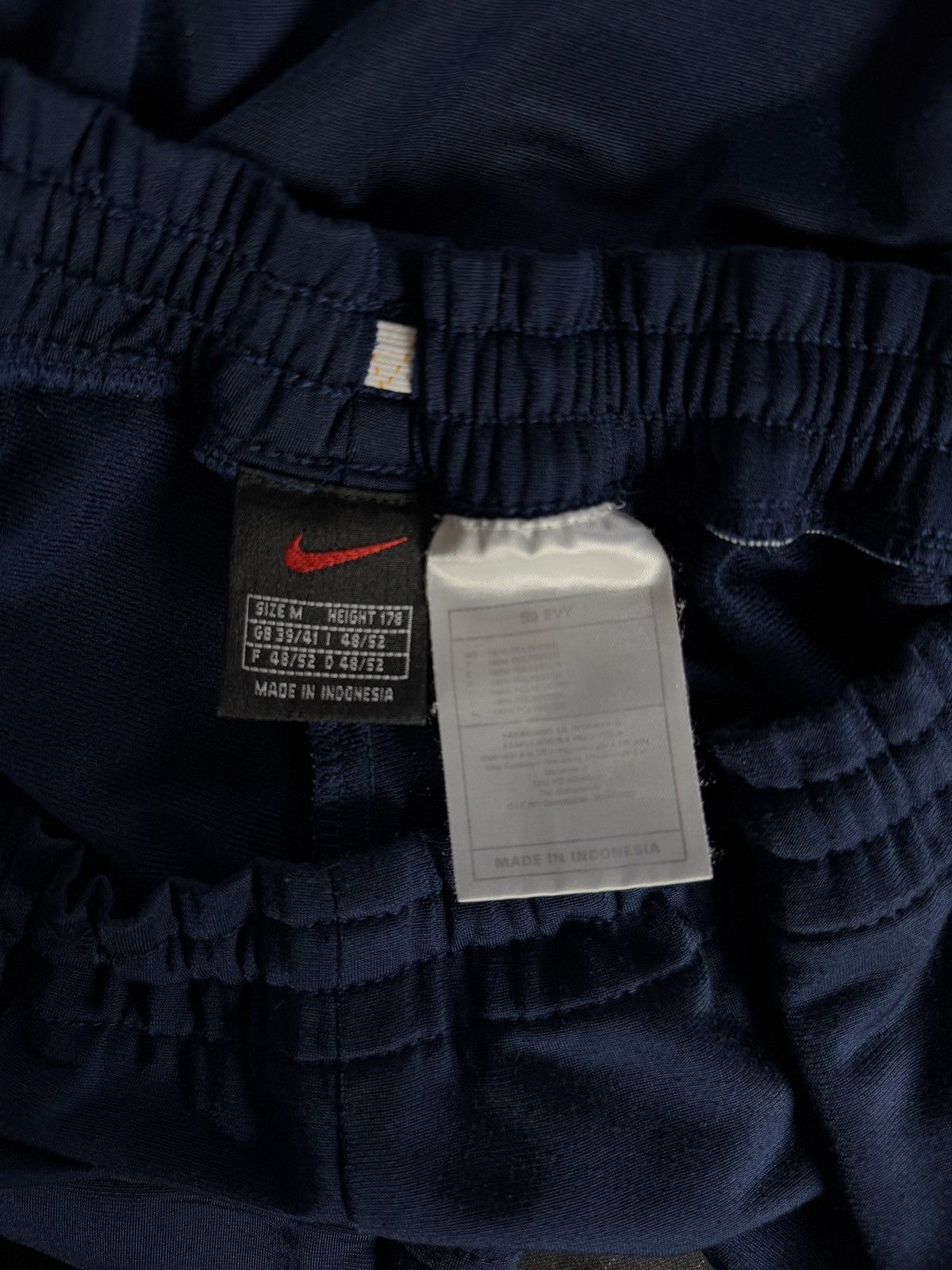 Nike Nike Vintage Track Suit Sportswear Swoosh Logo 90s Size M Size US M / EU 48-50 / 2 - 24 Thumbnail