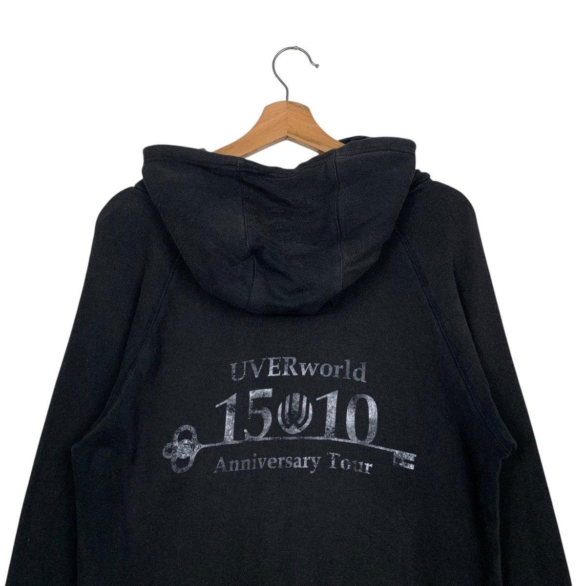 Band Tees UVERWORLD Japanese Rock Band Tour Hoodies #1761-C78 Size US M / EU 48-50 / 2 - 14 Thumbnail
