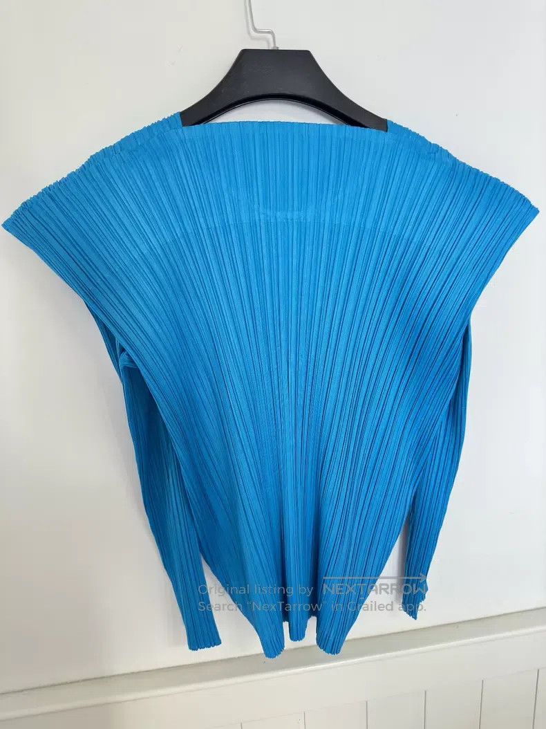 Issey Miyake Issey Miyake Lake blue pleated top Size S / US 4 / IT 40 - 2 Thumbnail