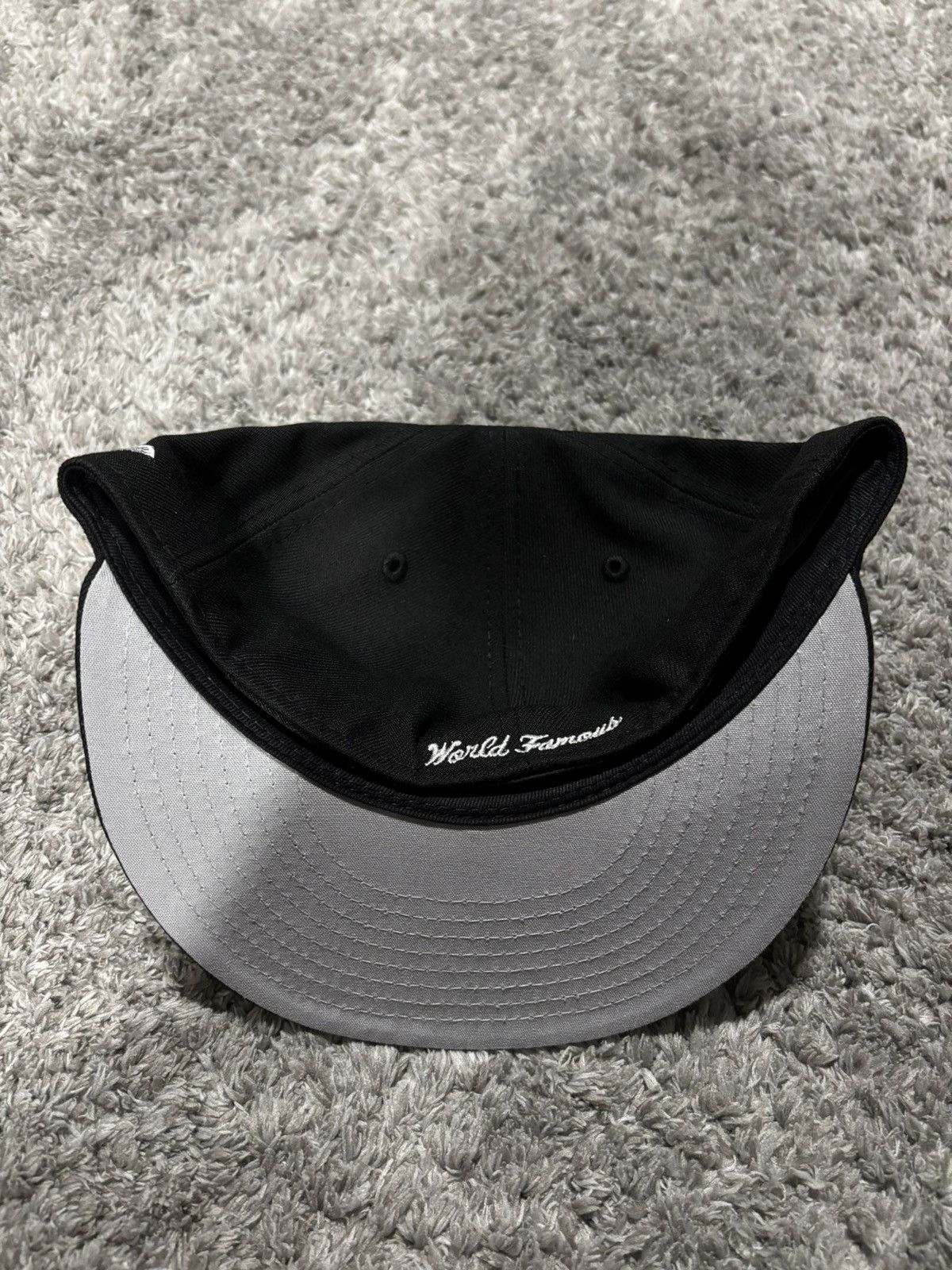 Supreme Supreme Breast Cancer Awareness New Era Fitted Size ONE SIZE - 3 Thumbnail
