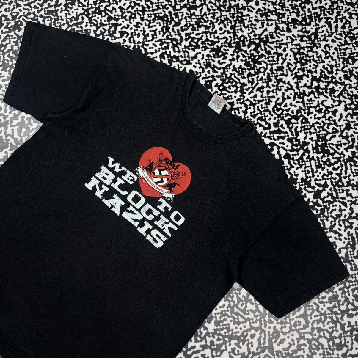 Vintage Vintage Y2K Rare SDAI Block Nazis Italian Antifa Punk Tshirt Size US M / EU 48-50 / 2 - 4 Thumbnail