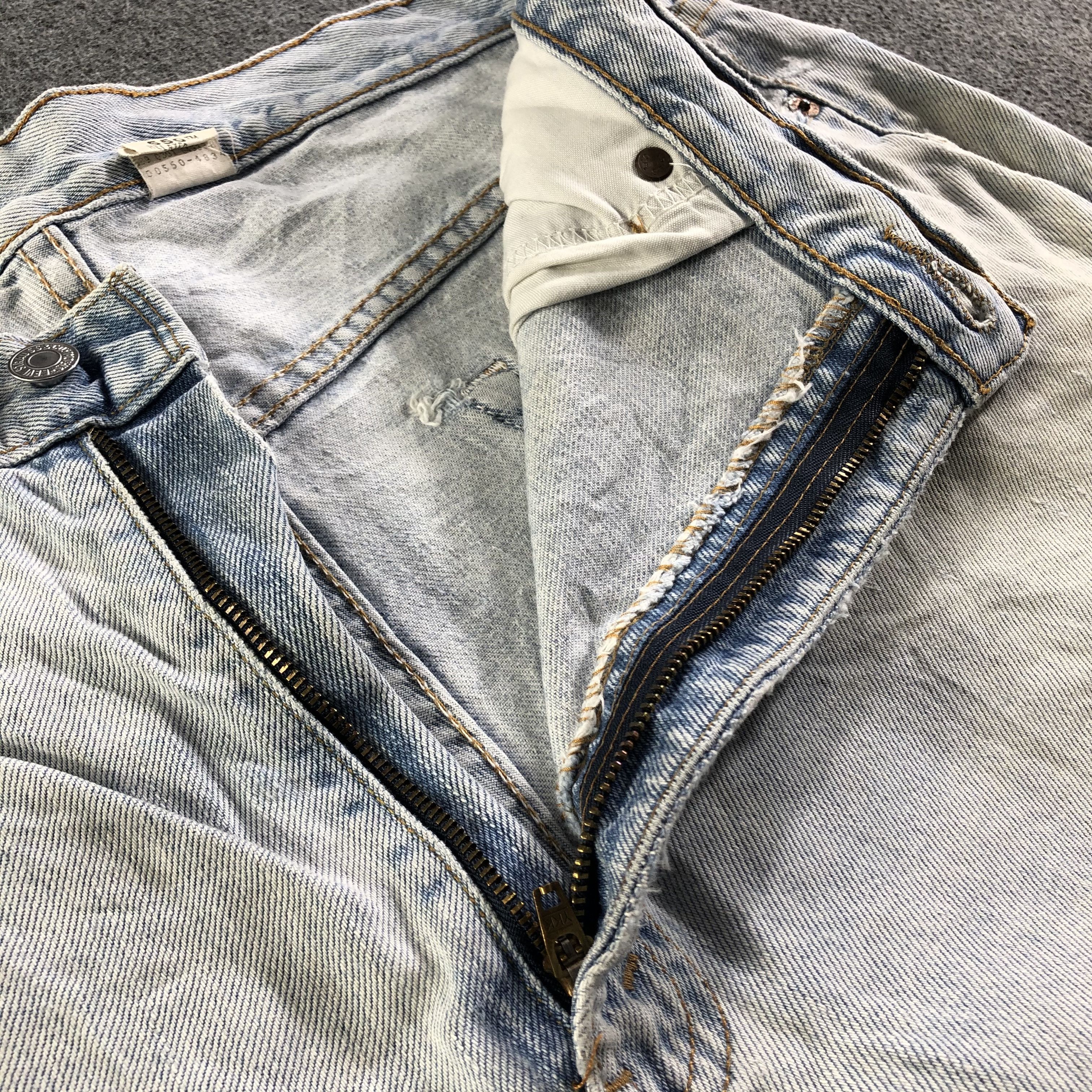 Levi's 90s Vintage Light Wash Levis 550 Jeans-J4257 Size US 38 / EU 54 - 10 Thumbnail