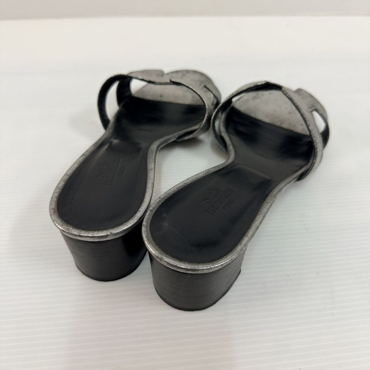 Hermes Hermes Metallic Grey Leather Oasis Slide Sandals Size US 8 / IT 38 - 3 Thumbnail