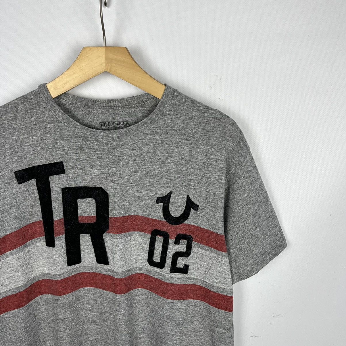 True Religion True Religion big logo y2k tee 00’s Size US M / EU 48-50 / 2 - 2 Thumbnail