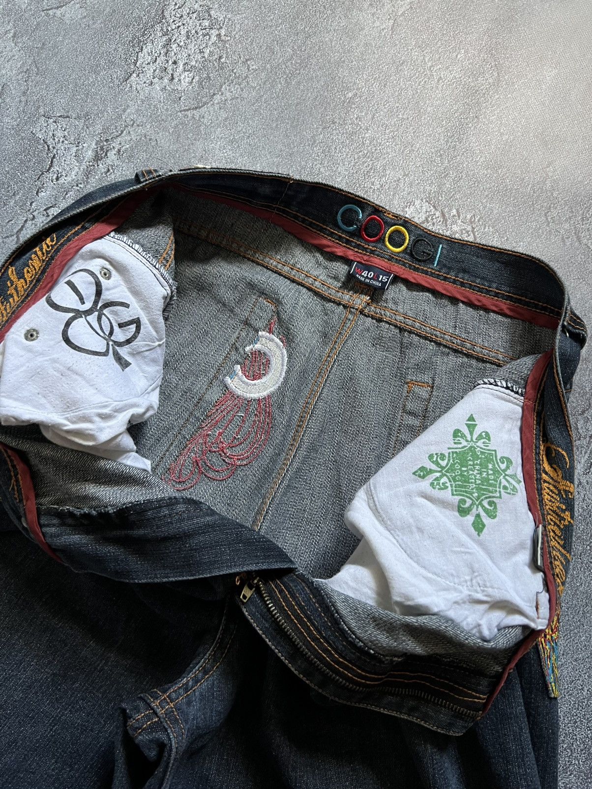 Coogi 90s Vintage Jeans Shorts Sweater Embroidered Big Logo Baggy Size US 40 / EU 56 - 23 Thumbnail