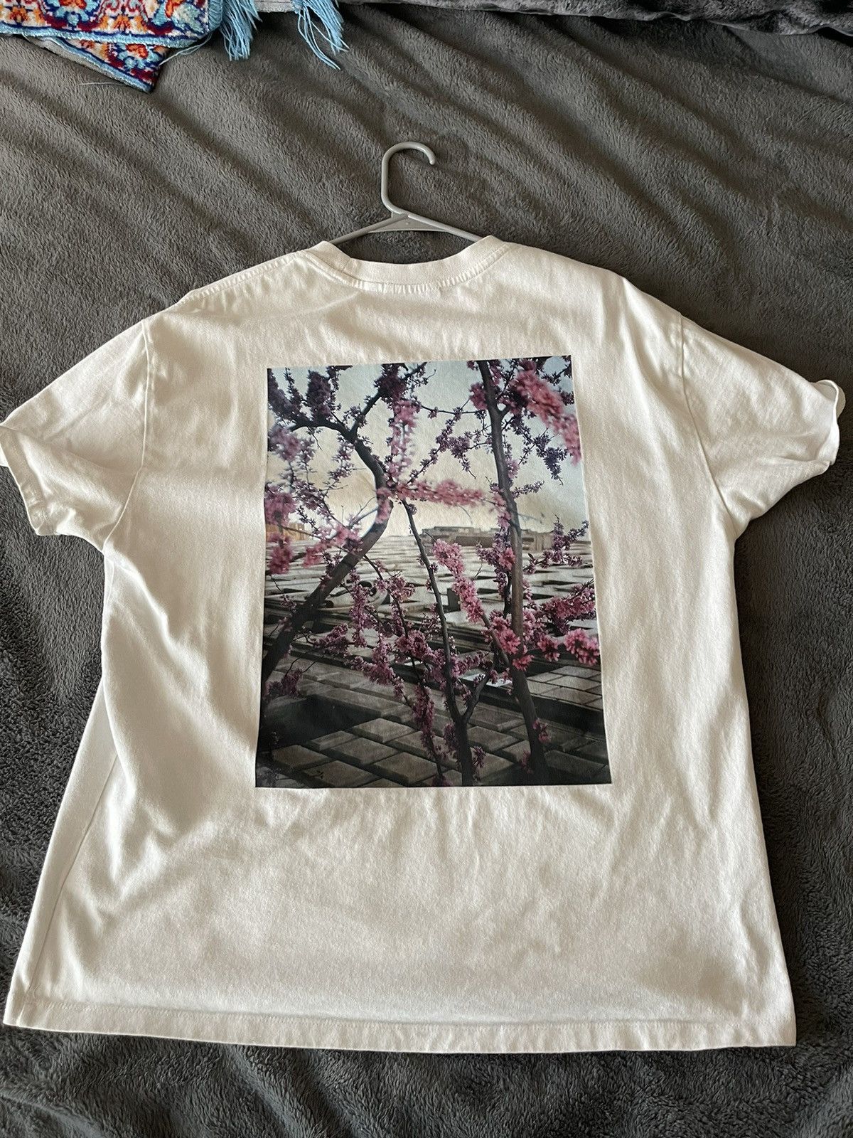 Essentials × FOG × Fear of God Fear of God Essentials Floral Flower Graphic Tee Size US M / EU 48-50 / 2 - 2 Thumbnail
