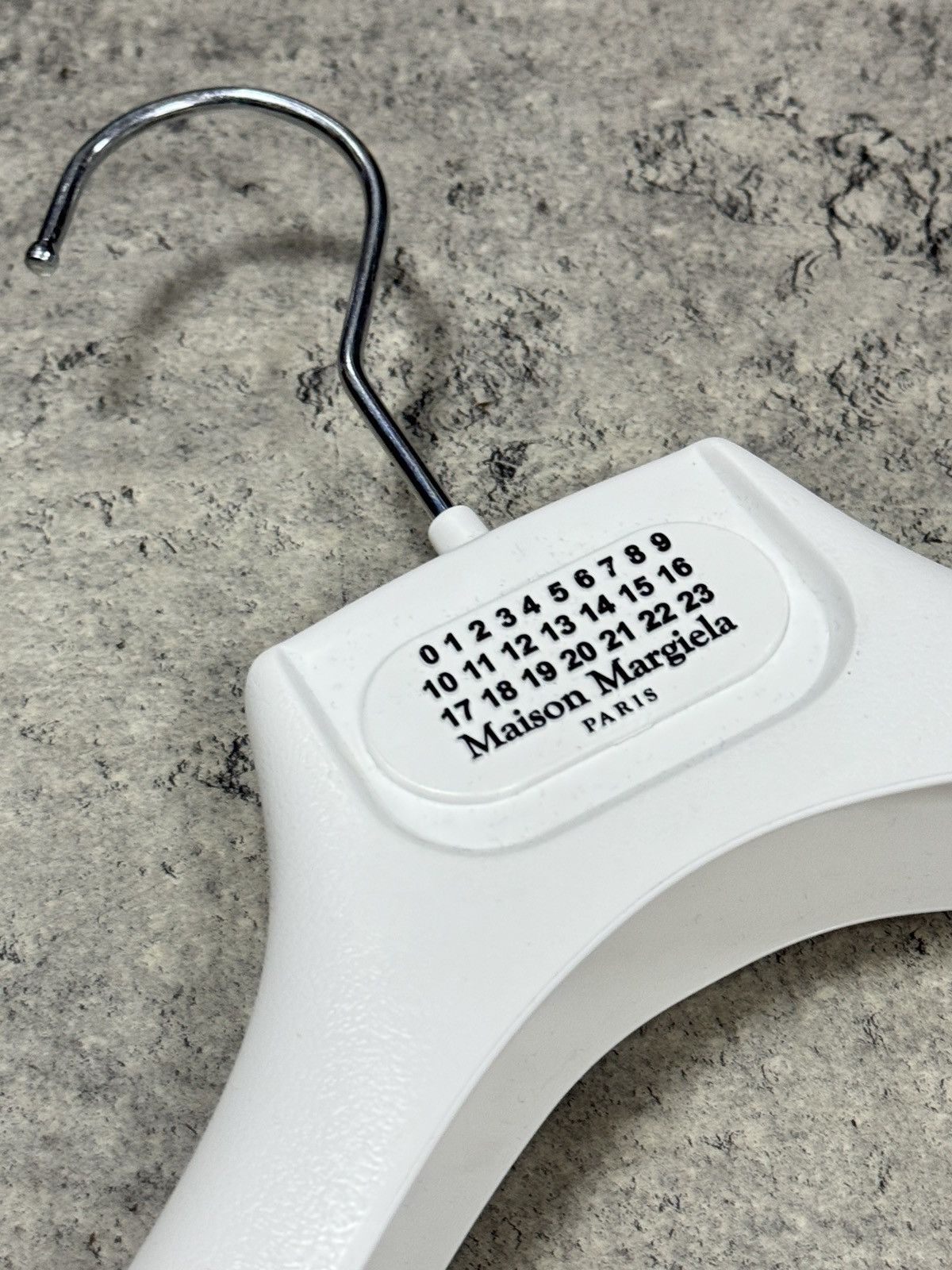 Maison Margiela 6 X Margiela and SLP Hangers Showroom Clothing Vintage Size ONE SIZE - 5 Thumbnail