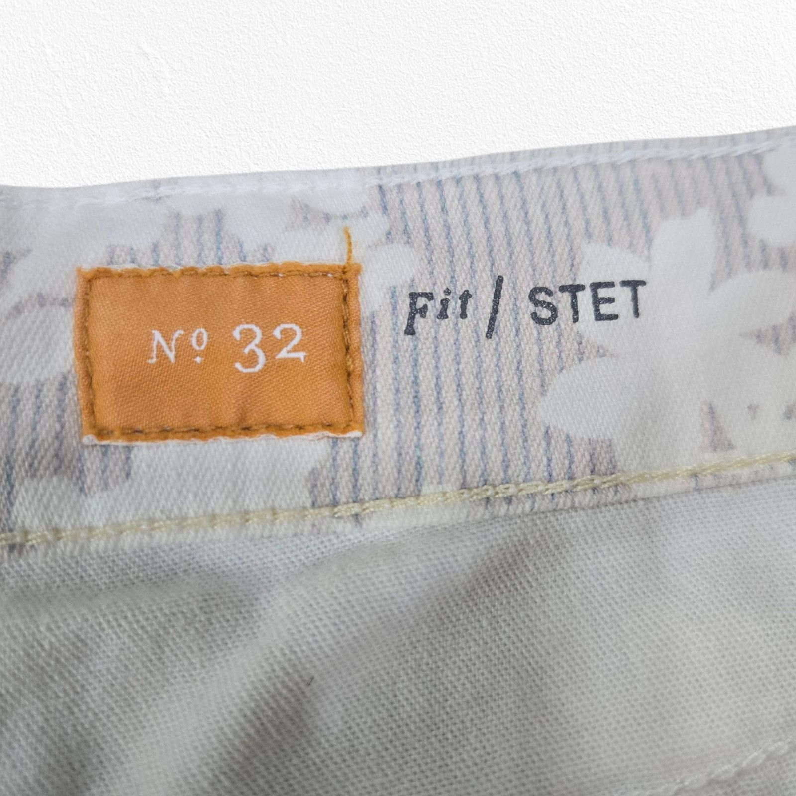 Anthropologie Pilcro Gray Floral Cropped Straight Leg Pants Size 32 Size 32" / US 10 / IT 46 - 8 Thumbnail