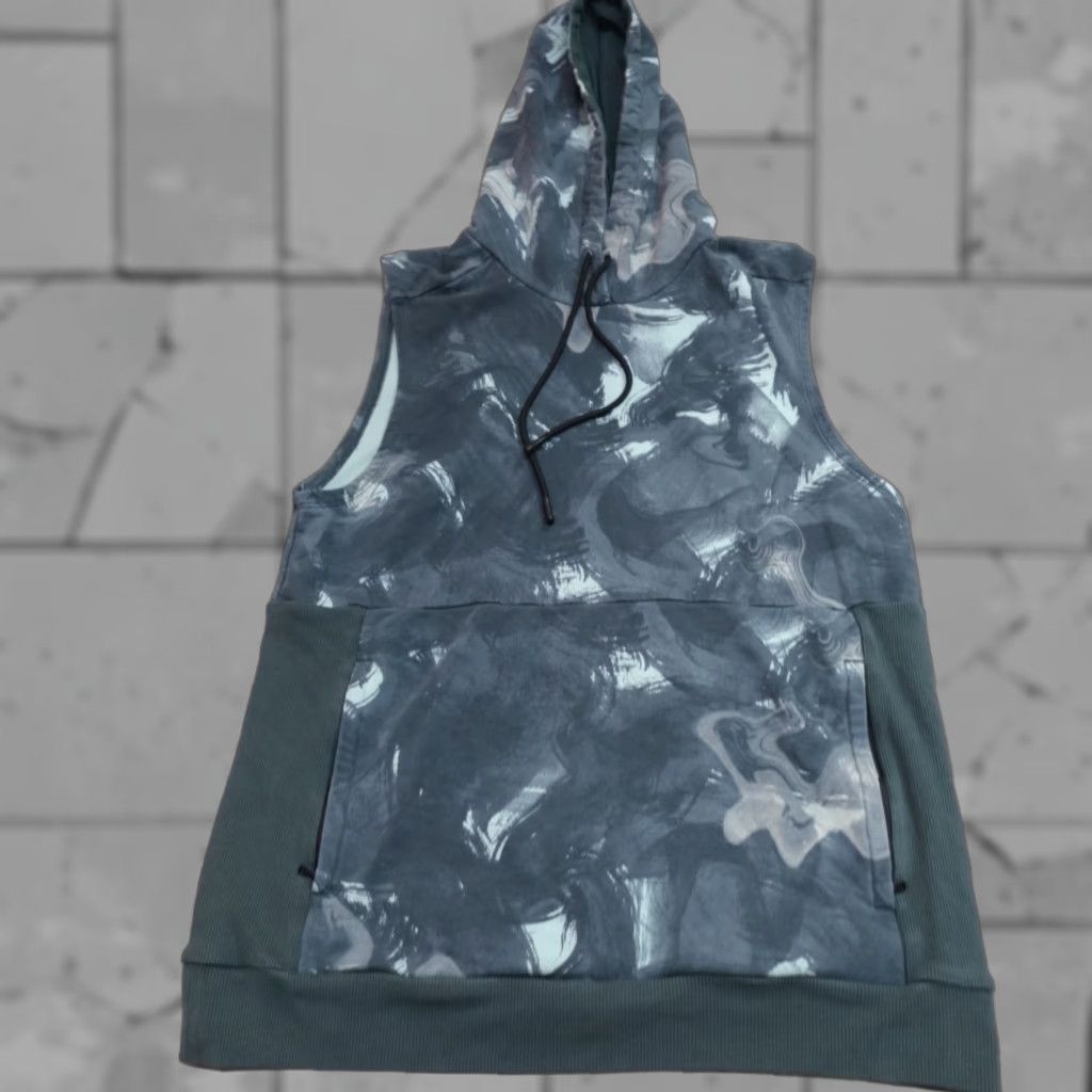 Fabletics Fabletics Hoodie Camouflage Sleeveless Short Sleeve Cotton Fleece Gray M Pullover with Pockets Men Shirt Size US M / EU 48-50 / 2 - 1 Thumbnail
