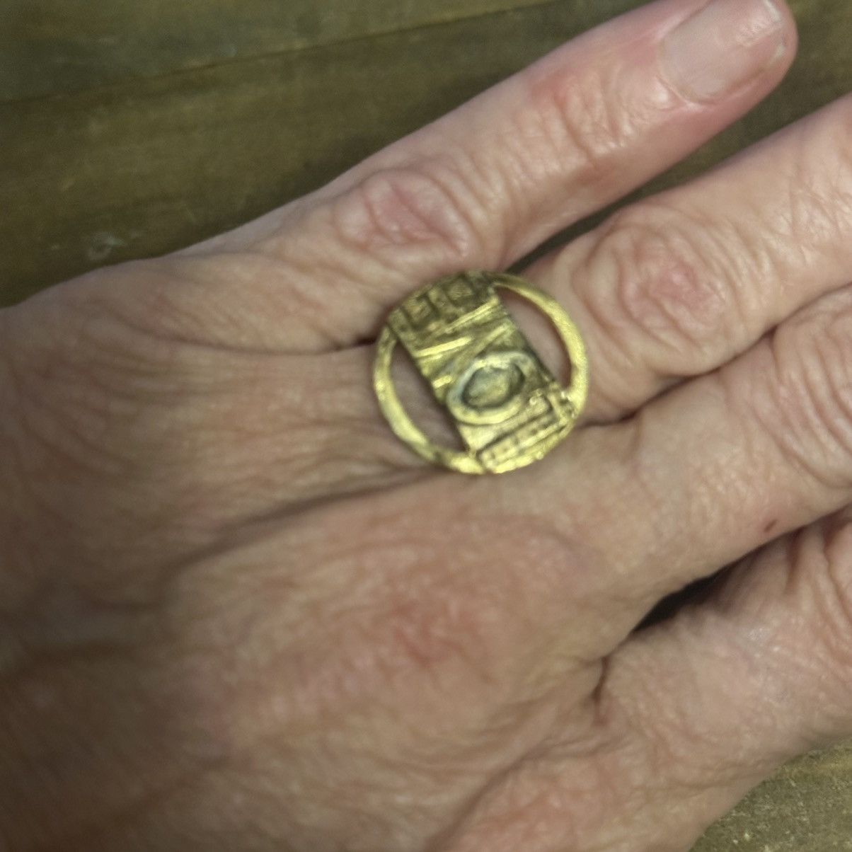 Vintage Vintage gold tone word Love ring Size ONE SIZE - 4 Thumbnail