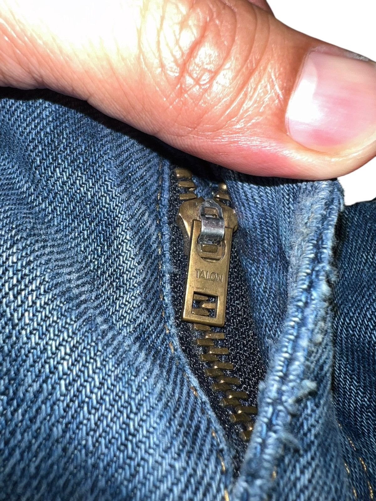 Levi's 90’s Levis 502 Big E Selvedge Distress Jean Size US 36 / EU 52 - 13 Thumbnail
