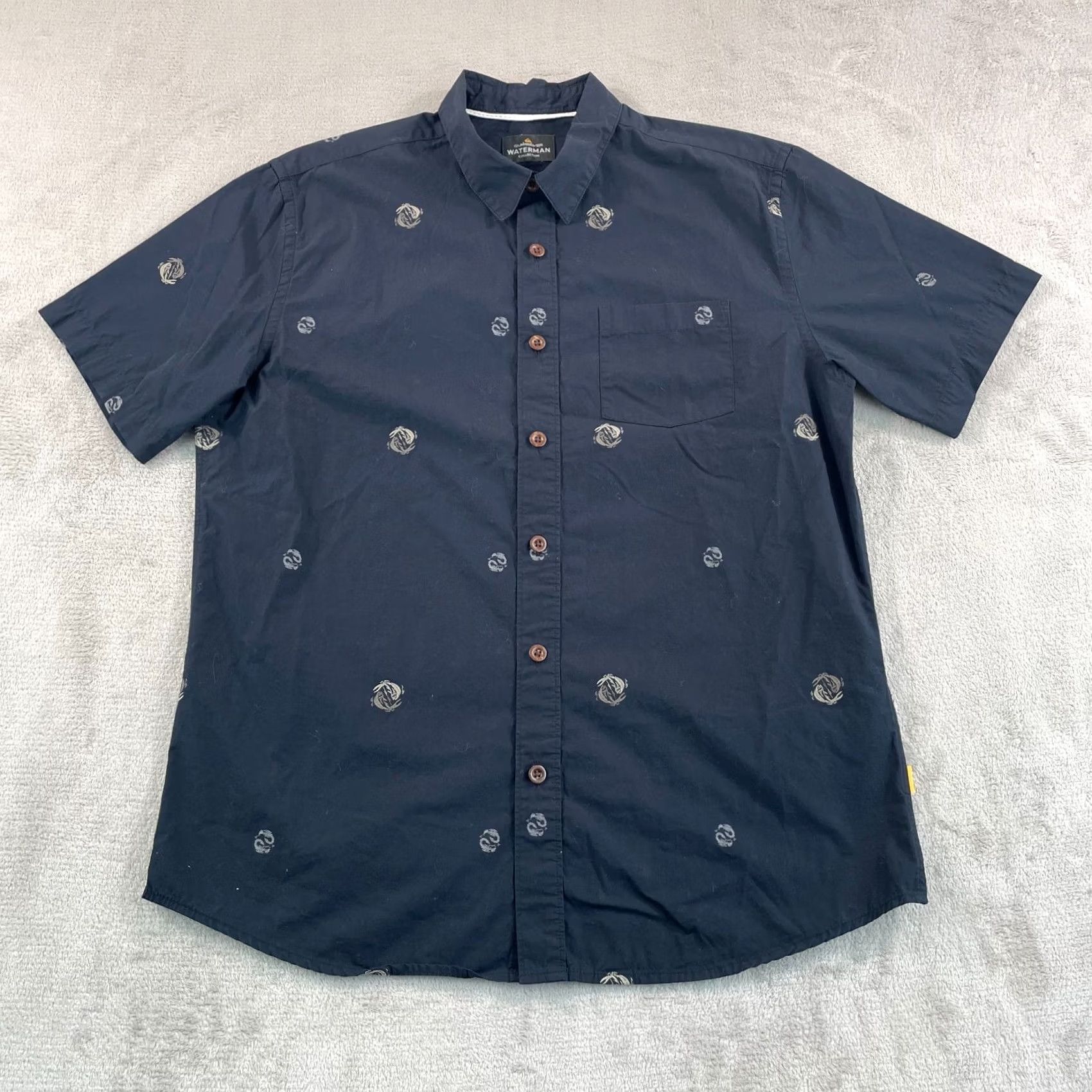 Quiksilver Quiksilver Waterman Shirt Men Large Navy Embroidered Fish Hawaiian Short Sleeve Size US L / EU 52-54 / 3 - 3 Thumbnail