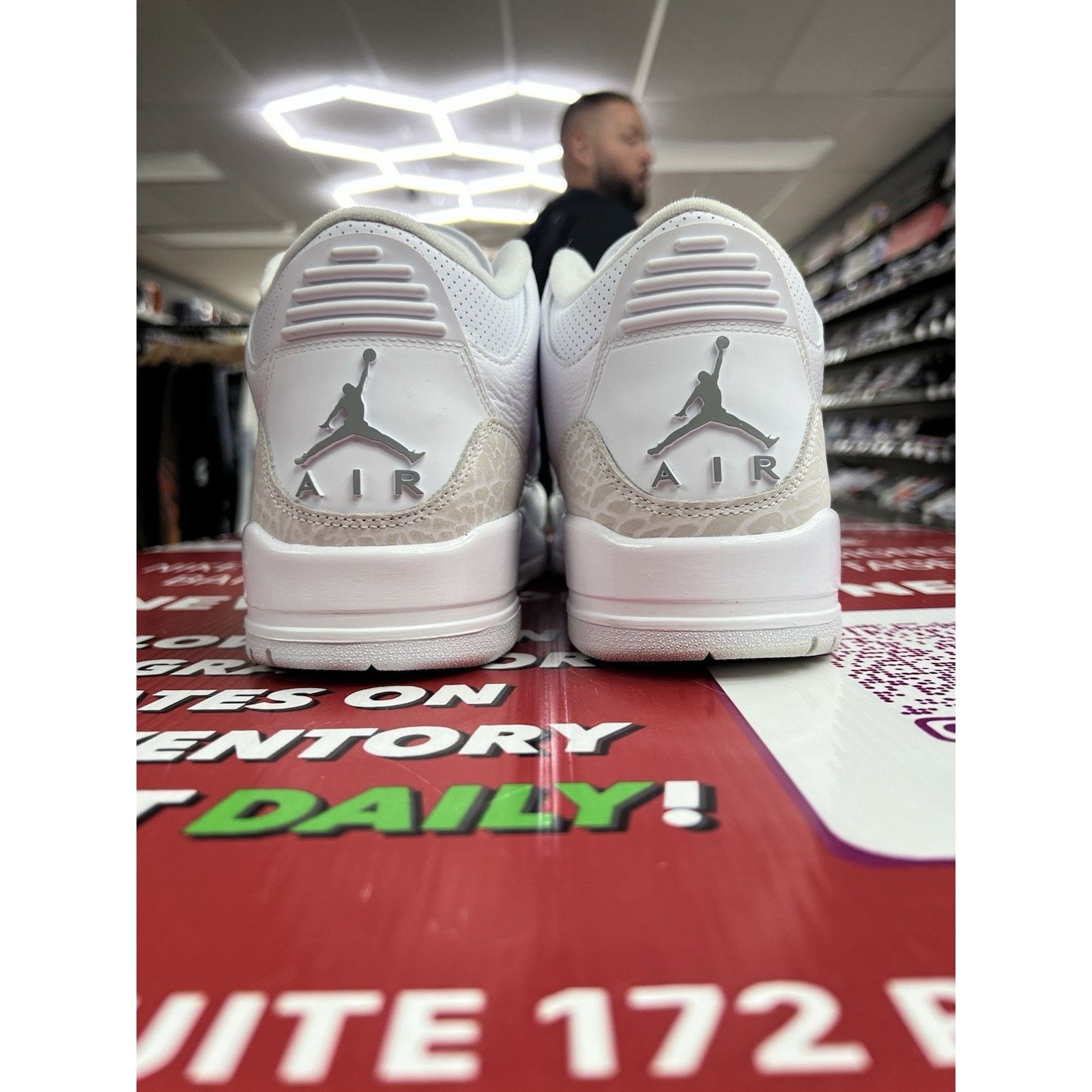 Jordan Brand Air Jordan 3 'Pure Money' Size 10.5, CT8532-111 Size US 10.5 / EU 43-44 - 3 Thumbnail