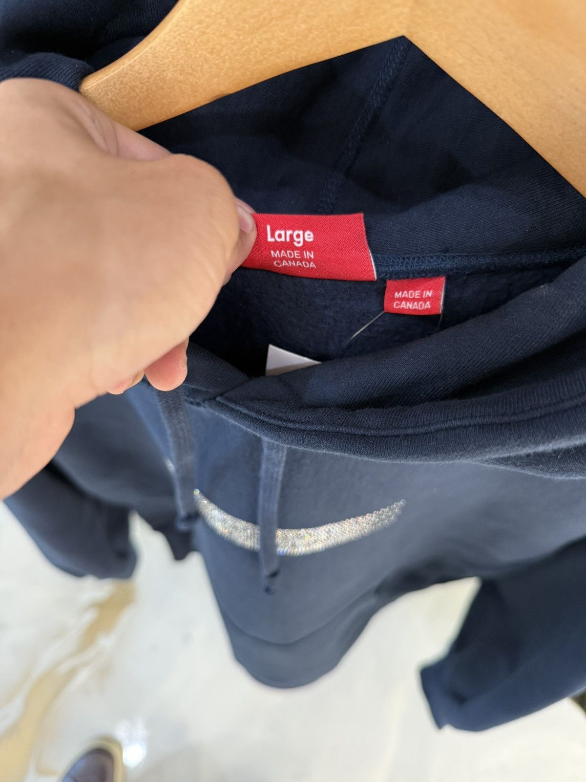 Supreme Navy blue with white crystal hoodie size large Size US L / EU 52-54 / 3 - 5 Thumbnail