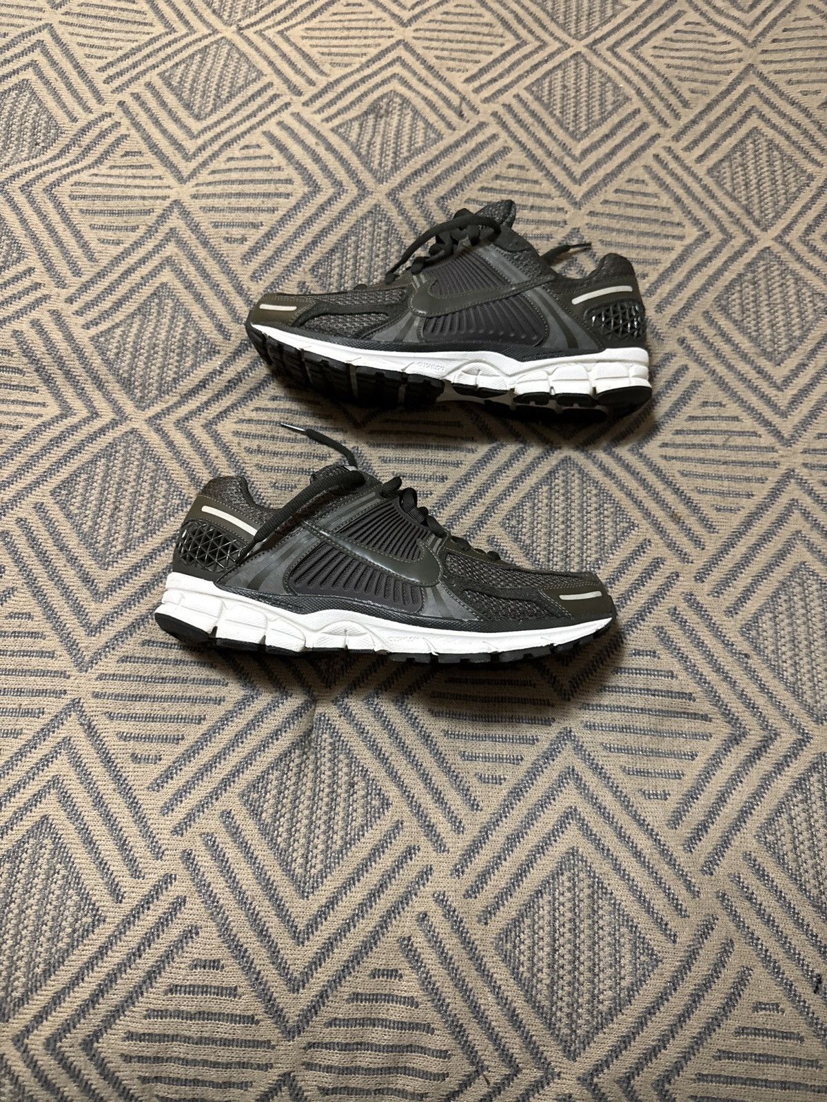 Nike Nike vomero5 Size US 10 / EU 43 - 5 Thumbnail