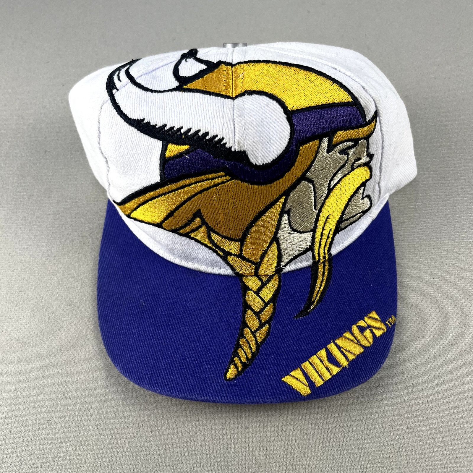 NFL × The Game × Vintage Vintage Minnesota Vikings Hat Snapback The Game Big Logo NFL Size ONE SIZE - 2 Thumbnail
