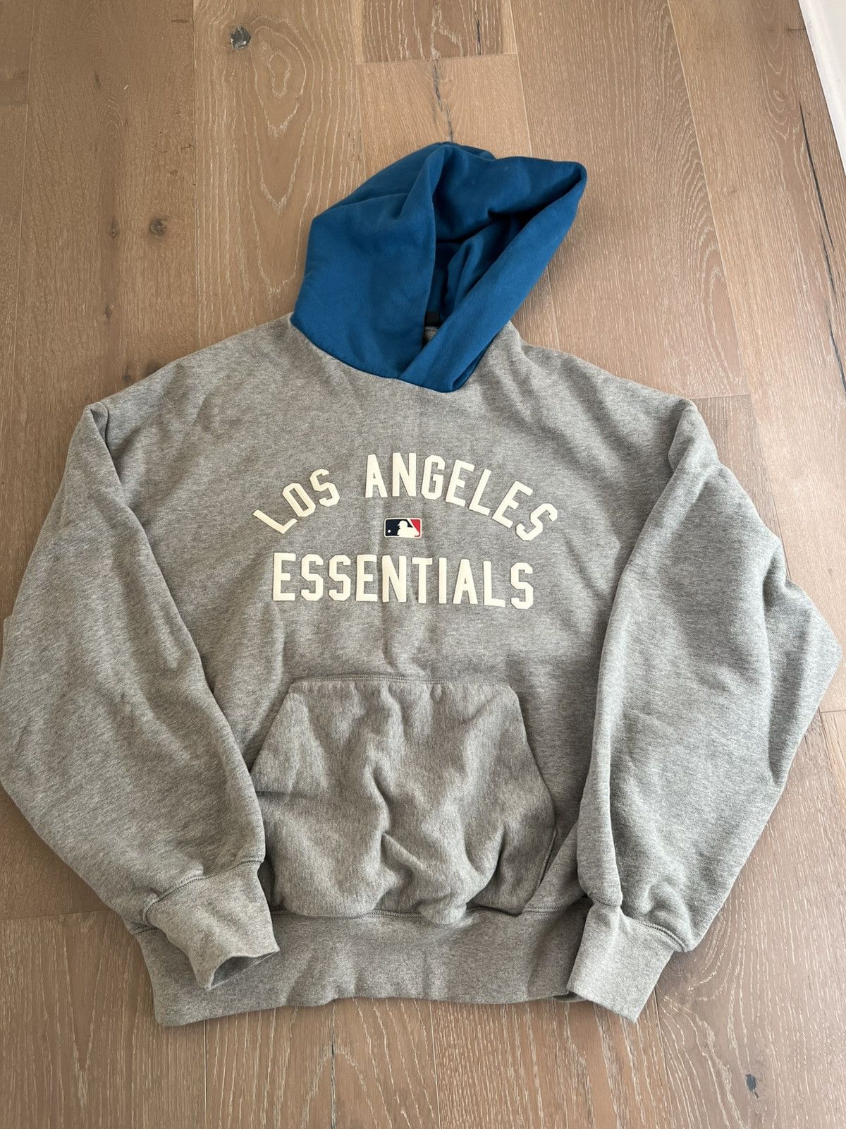 Fear of God Fear of God Essentials Los Angeles Dodgers Hoodie in Gray Size US S / EU 44-46 / 1 - 1 Thumbnail