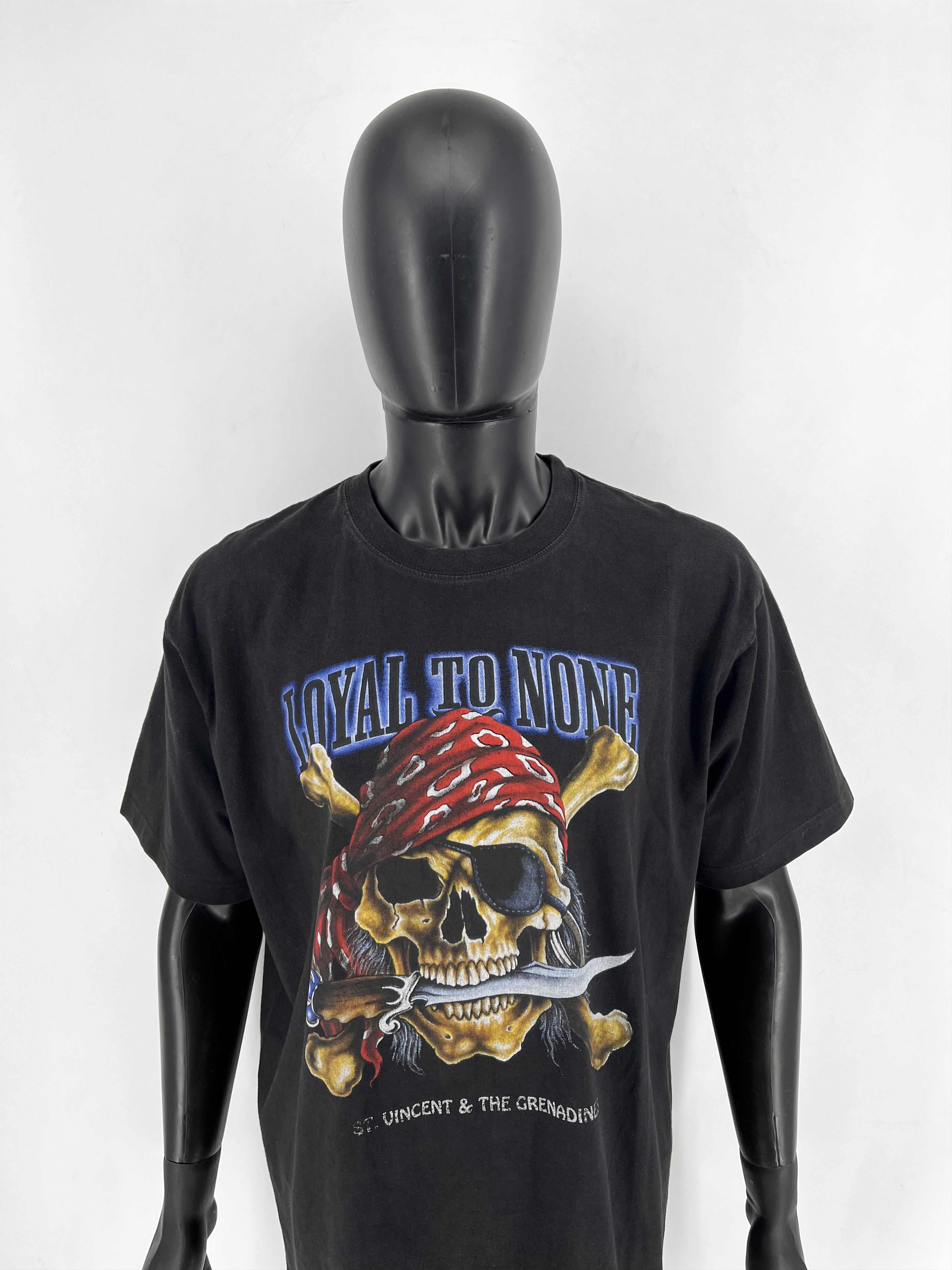 Vintage Loyal To None Pirate Crossbones Knife Graphic Shirt 2000s Size US XL / EU 56 / 4 - 5 Thumbnail