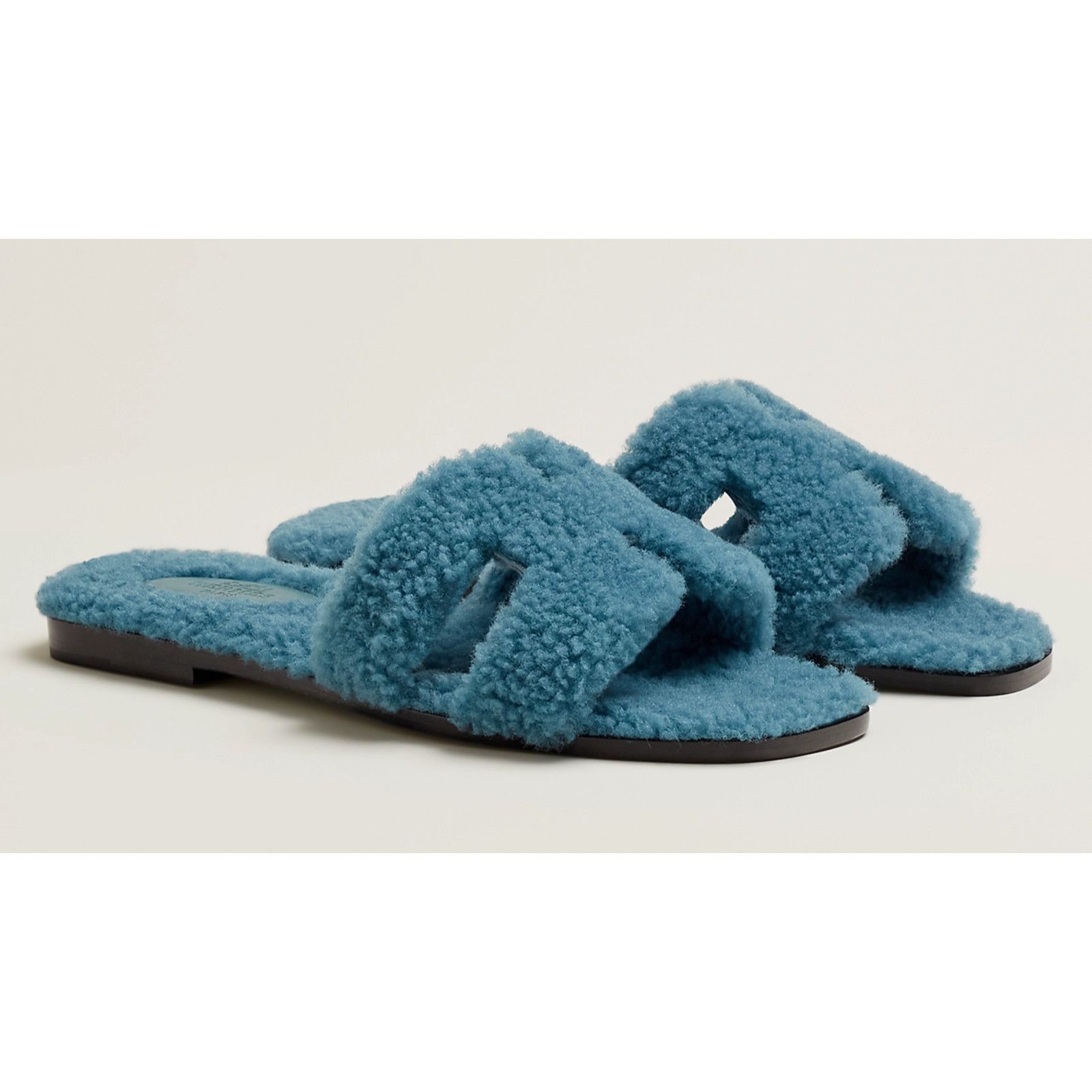 Hermes Hermes Oran Teddy Shearling Fur Blue Logo Slide Sandal Size US 8.5 / IT 38.5 - 2 Thumbnail