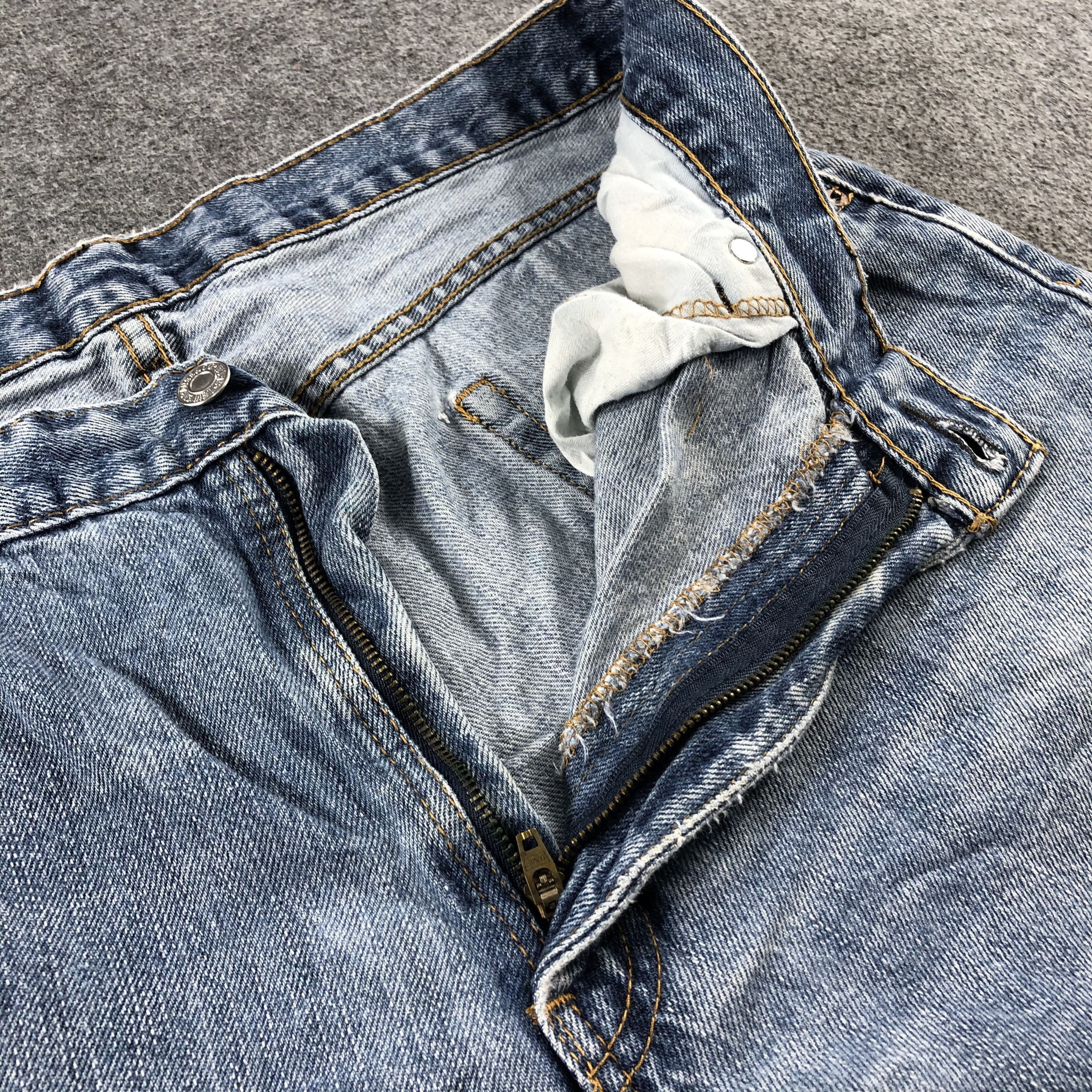 Levi's Vintage Blue Wash Levis 550 Jeans-J2563 Size US 35 - 9 Thumbnail