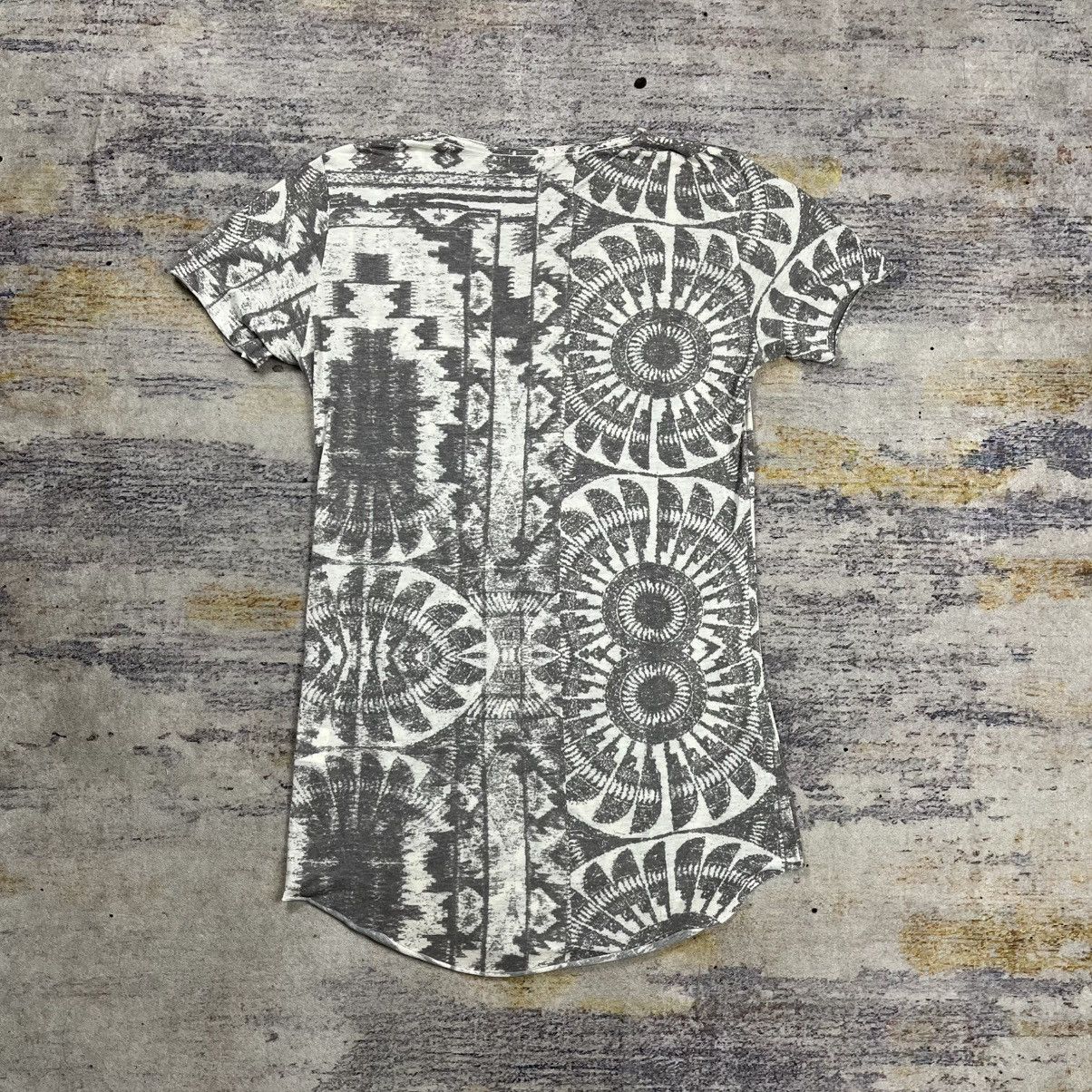 Le Grande Bleu (L.G.B.) Vintage 2000s goa geometry t shirt vkei style Size US M / EU 48-50 / 2 - 2 Thumbnail