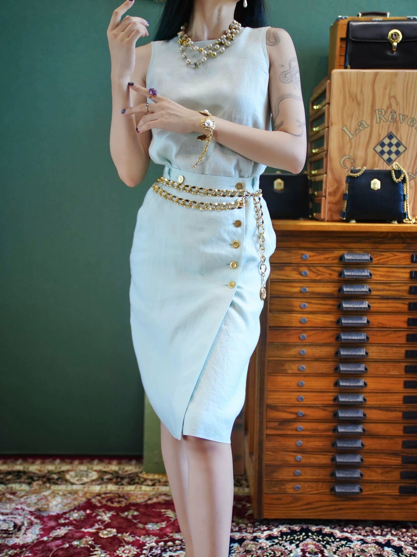 Chanel Chanel Vintage Ice Cream Blue Linen Skirt Set with Gold Buttons Size S / US 4 / IT 40 - 8 Thumbnail