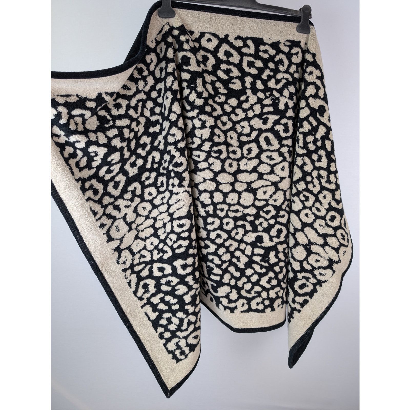 Tom Ford o1rshd1 Size: OS / Towel in Leopard Brown Size ONE SIZE - 13 Thumbnail