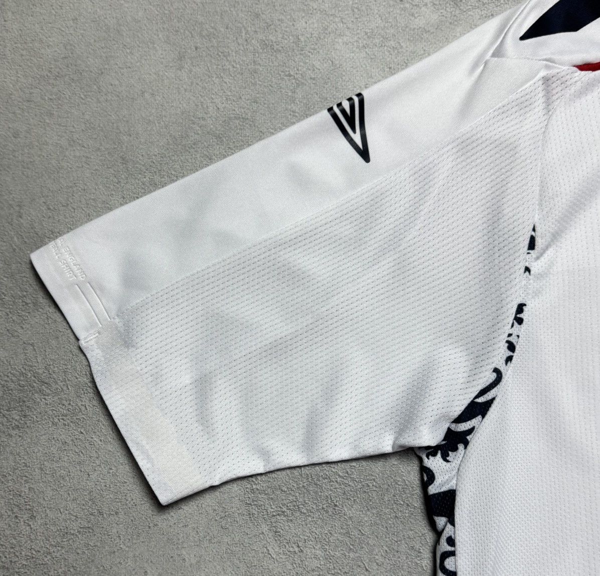 Umbro England 2007 2009 Home Football Shirt Soccer Jersey Umbro Size US XL / EU 56 / 4 - 6 Thumbnail