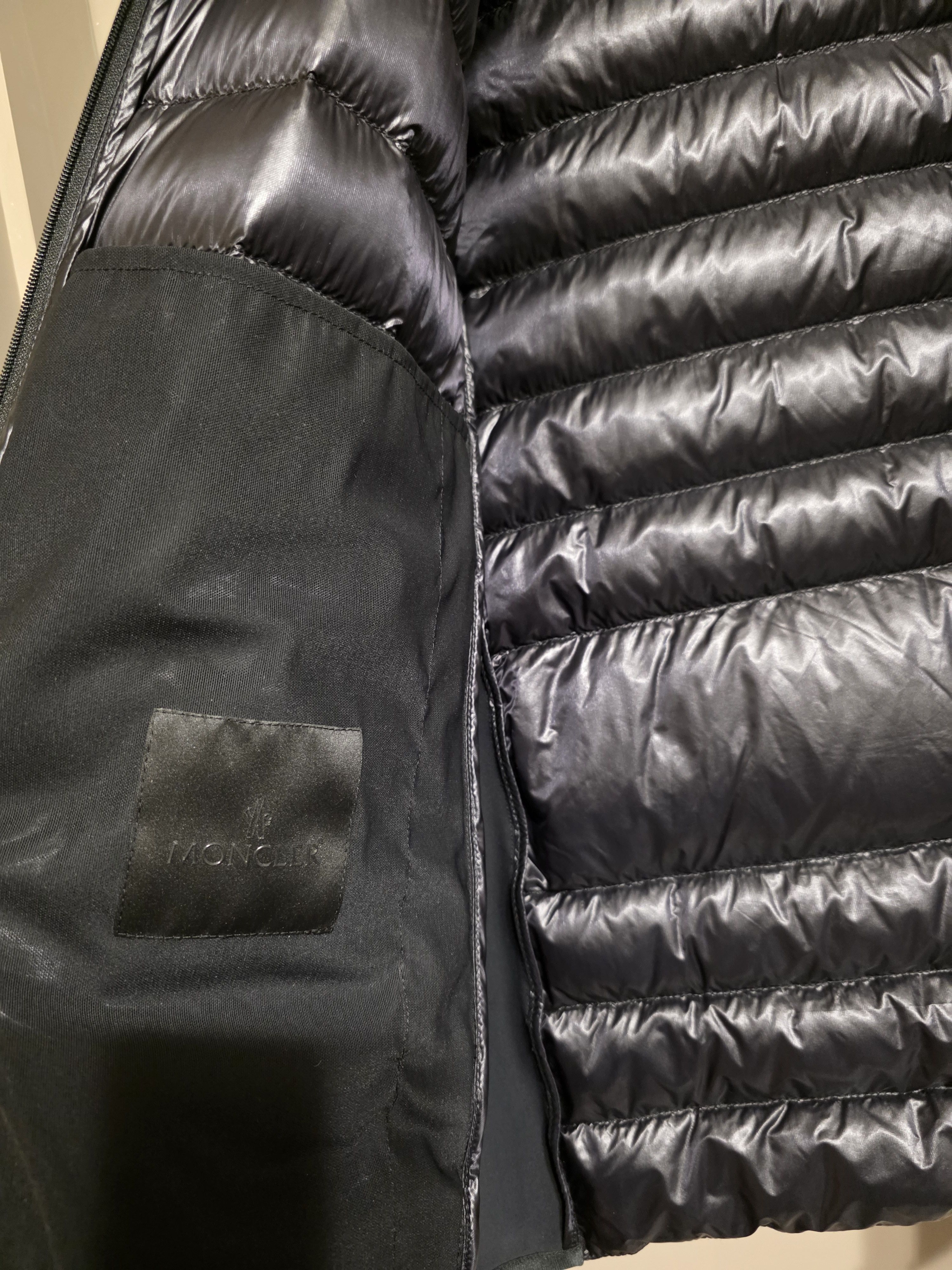 Moncler MONCLER BLACK PATCH LIGHTWEIGHT DOWN JACKET PERFECT CONDIT Size US L / EU 52-54 / 3 - 5 Thumbnail