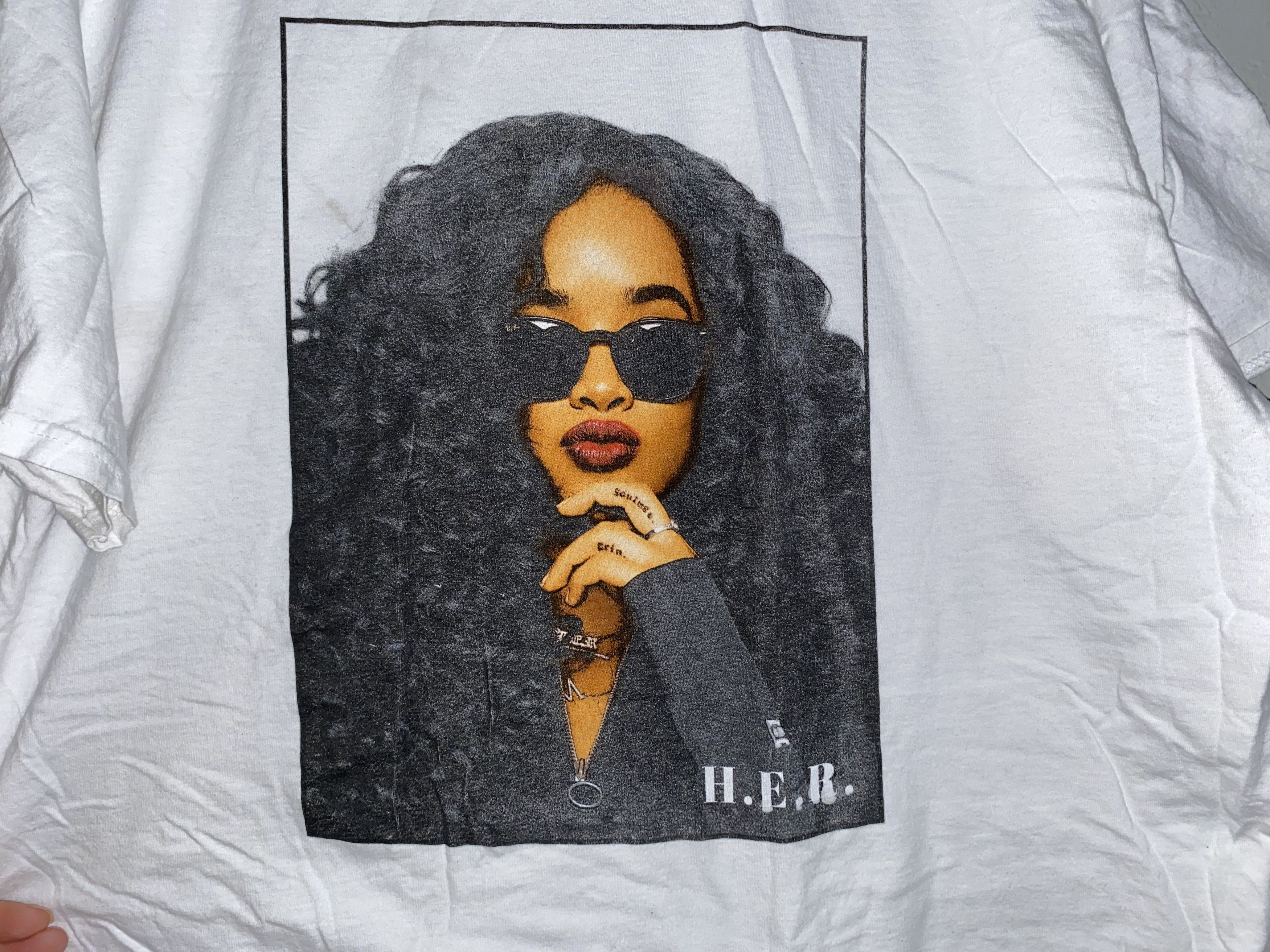 Band Tees × Sony H.E.R. portrait Picture Tee T shirt 2XL Music Artist Singer Size US XXL / EU 58 / 5 - 2 Thumbnail