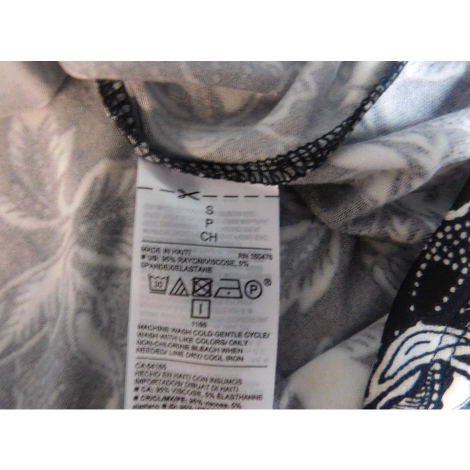 Old Navy Old Navy Blouse Women S Black Floral Stretch Pullover Knit Rayon Short Sleeve Round Neck Casual Basic Size S / US 4 / IT 40 - 6 Thumbnail