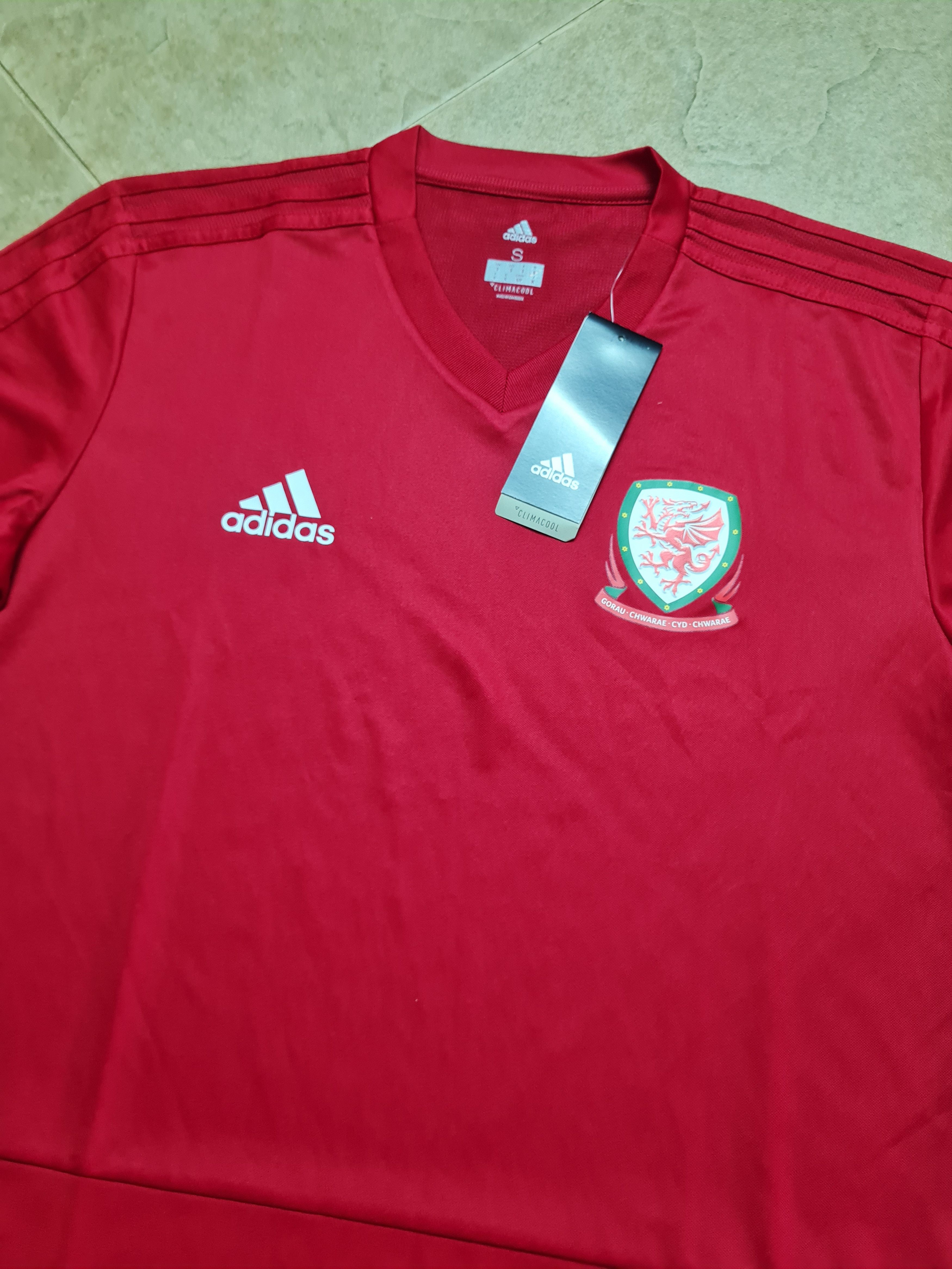 Adidas Jersey Shirt Training Adidas Wales National Football Soccer Size US S / EU 44-46 / 1 - 2 Thumbnail