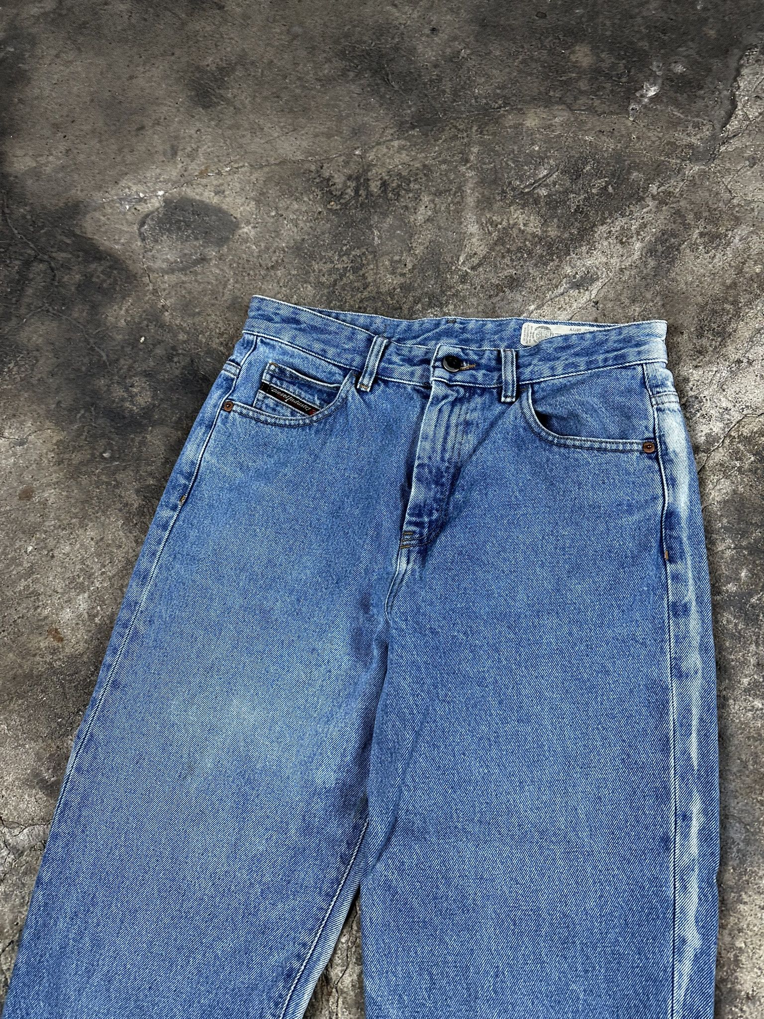 Diesel 90s Vintage Diesel Faded Washed Oversized Jeans Size US 29 - 4 Thumbnail