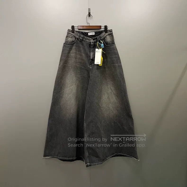 Balenciaga Balenciaga Wide Leg Washed Denim Pants Size US 29 - 1 Thumbnail