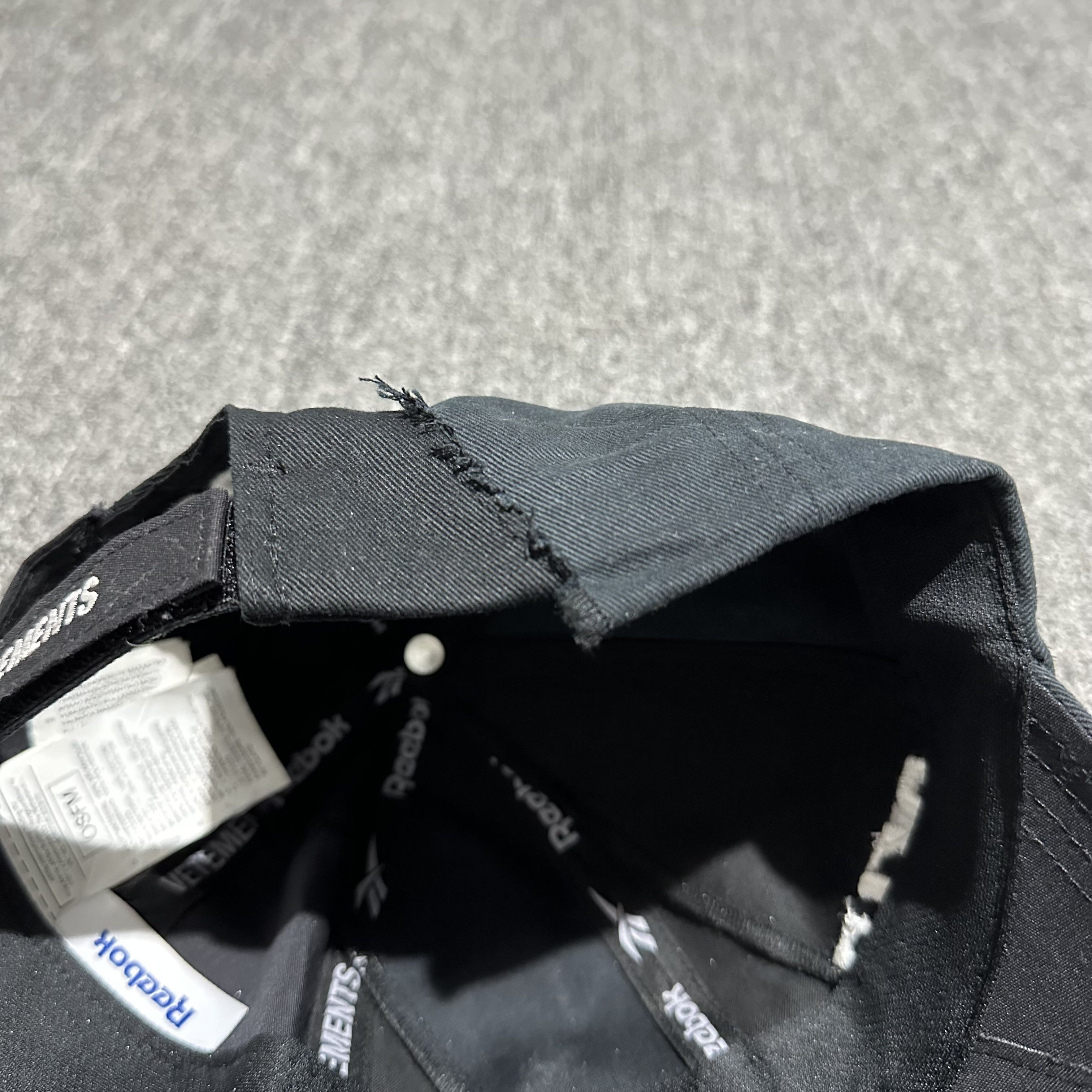 Reebok × Vetements AW17 Runway Vetements Reebok Reconstructed Hat Size ONE SIZE - 5 Thumbnail