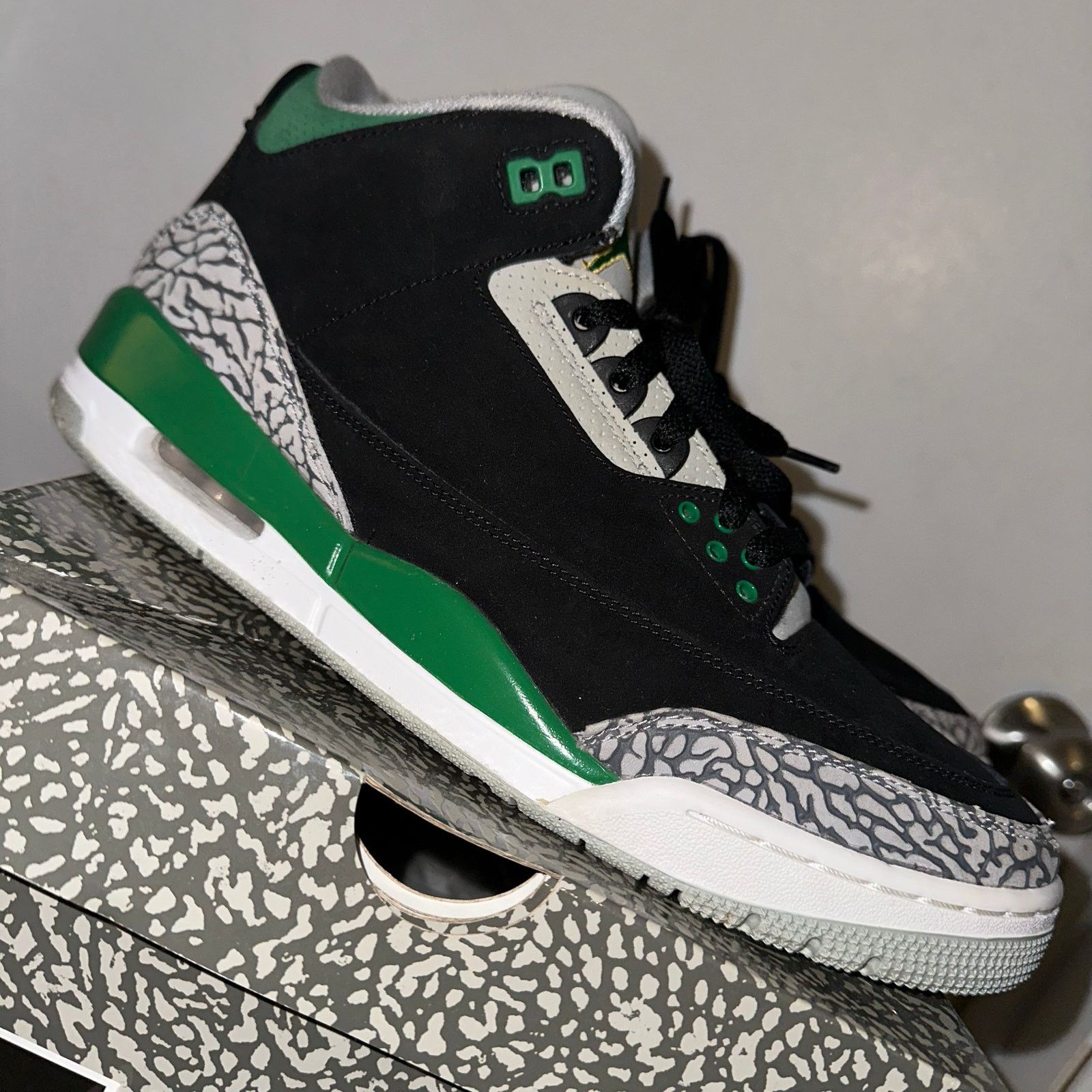 Jordan Brand × Nike Air Jordan 3 Retro Black/PINE GREEN 2021 Worn Once 10 mens Size US 10 / EU 43 - 9 Thumbnail