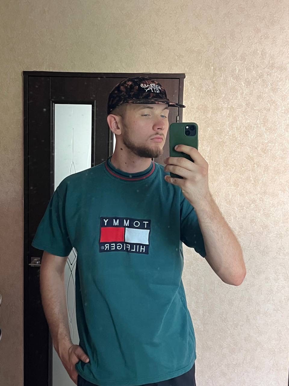 Tommy Hilfiger × Vintage Vintage Tommy Hilfiger style Tshirt faded green minimalistic Size US L / EU 52-54 / 3 - 2 Thumbnail