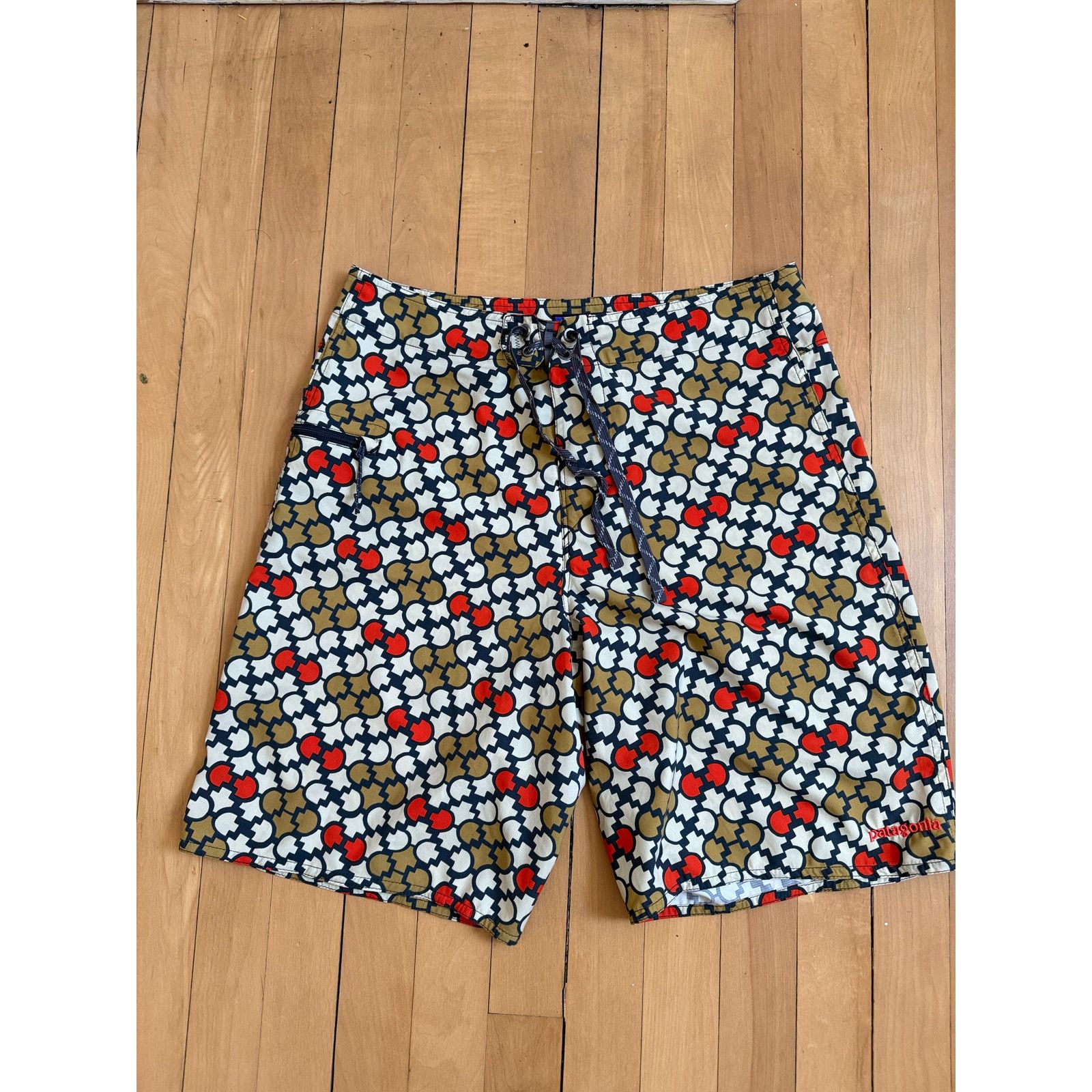 Patagonia Patagonia Men’s Wavefarer Board Shorts- 30 - Bronze Print Size US 30 / EU 46 - 1 Thumbnail