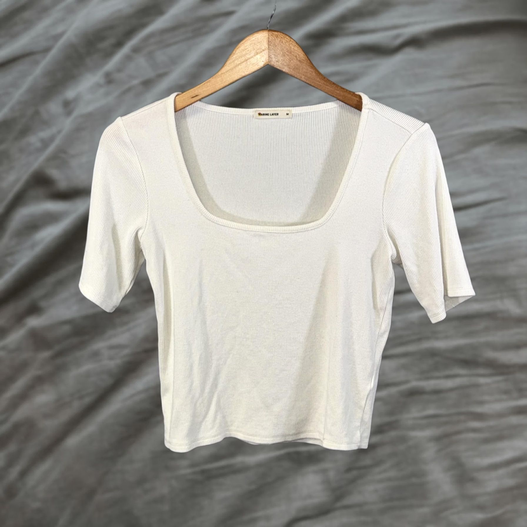 Marine Layer Marine Layer Shirt Womens Medium White Ribbed Square Neck Short Sleeve Tencel Shirt Women Cropped 90s Style White Mens Womens Boys Girls Size M / US 6-8 / IT 42-44 - 1 Thumbnail