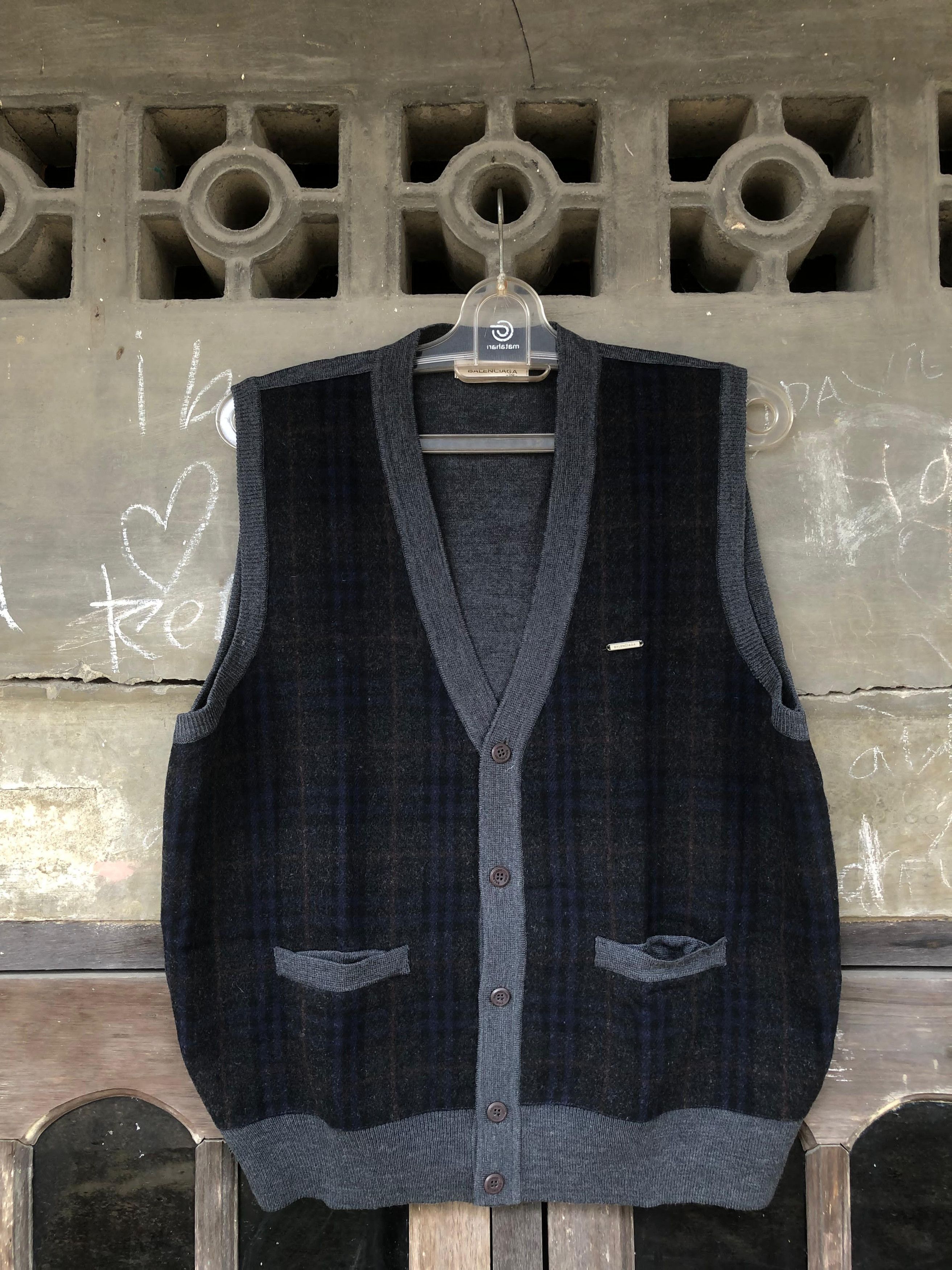Balenciaga Balenciaga Vest Mohair Size US L / EU 52-54 / 3 - 8 Thumbnail