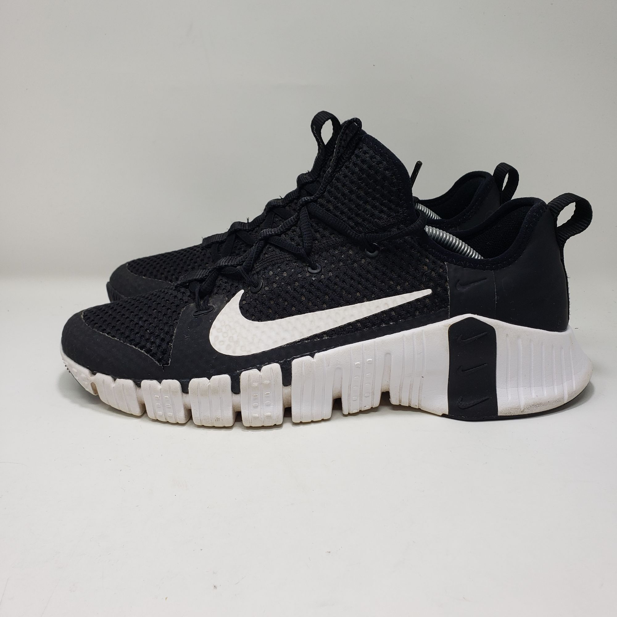 Nike Nike Free Metcon 3 Black performance shoes sneakers Mens 11. Size US 11.5 / EU 44-45 - 2 Thumbnail