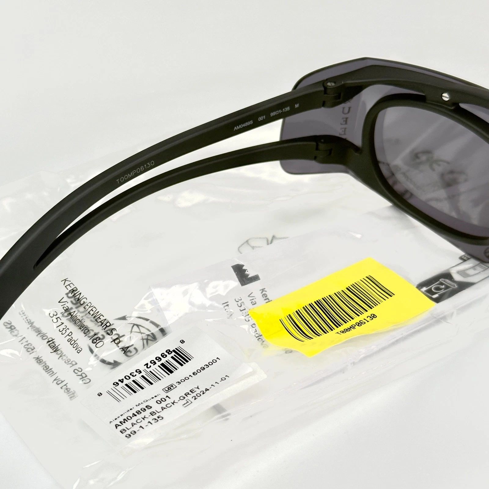 Alexander McQueen ALEXANDER MCQUEEN AM0489S 0489 Black Fashion Sunglasses 001 Size ONE SIZE - 5 Thumbnail
