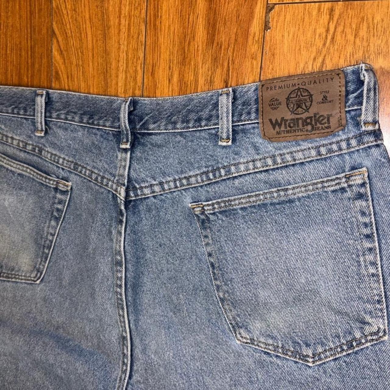 Wrangler Wrangler blue denim jorts Size 38” Size US 38 / EU 54 - 4 Thumbnail