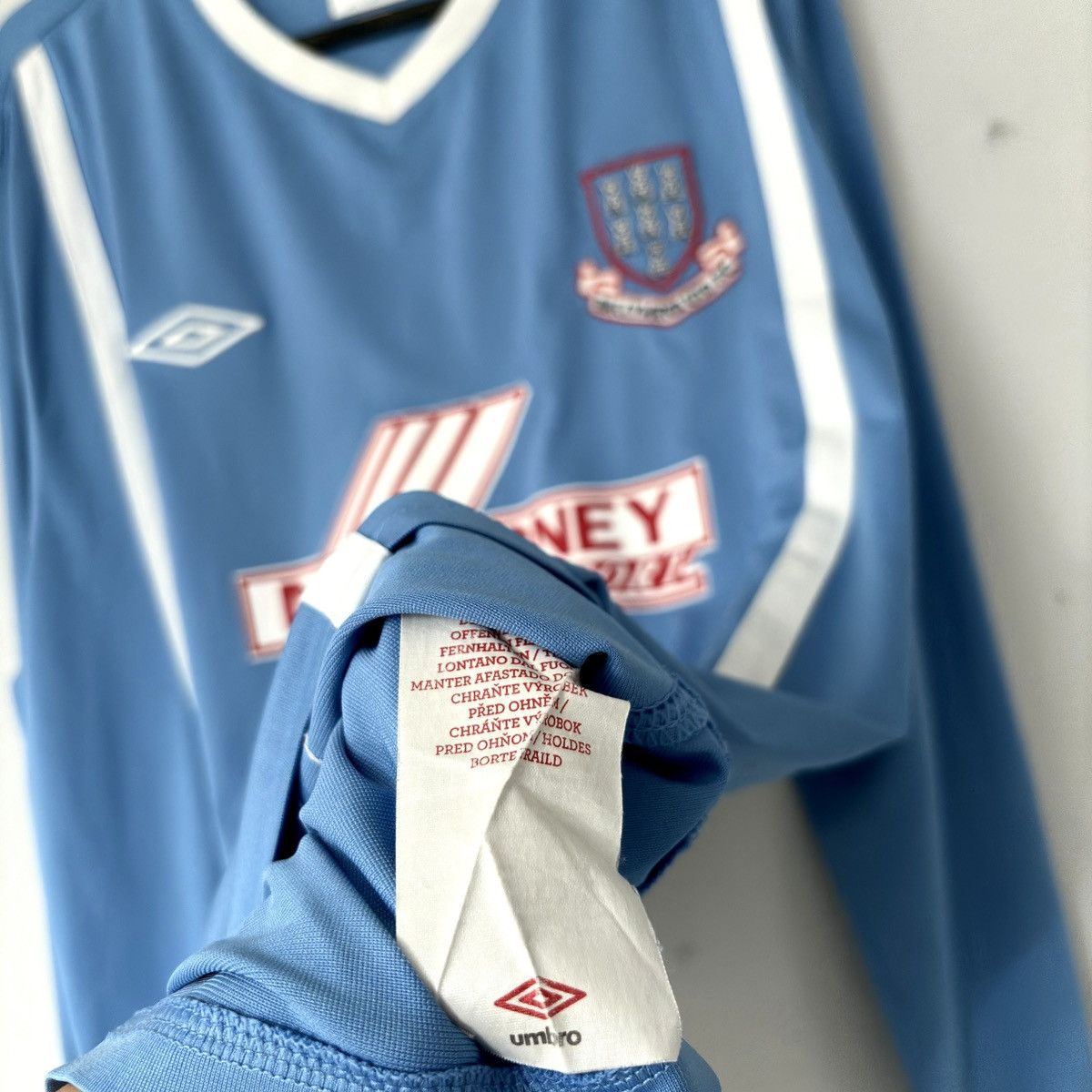 Umbro × Vintage 2011 2012 Ballymena United Ireland Match Issue Soccer Jersey Size US XL / EU 56 / 4 - 6 Thumbnail