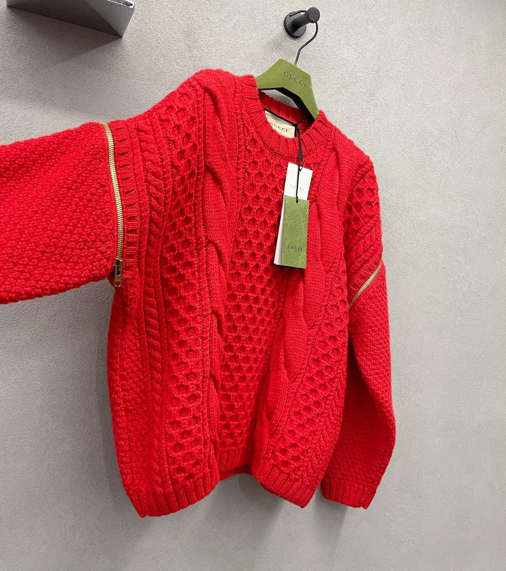 Gucci Gucci Red detachable sweater 2501-Nextarrow Size US XS / EU 42 / 0 - 6 Thumbnail